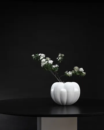 Bloom vaas petit 22,5x24 cm - Bone white - 101 Copenhagen