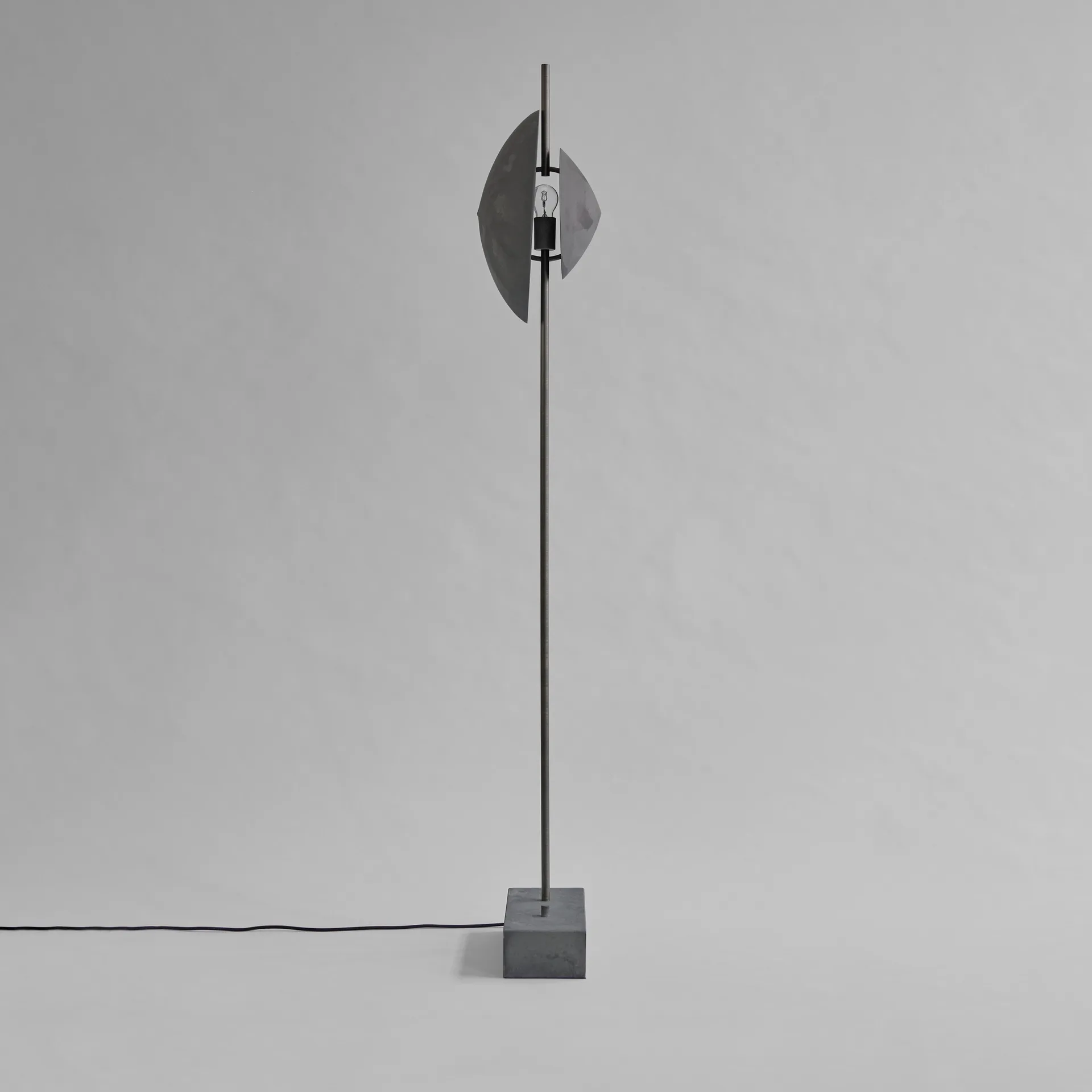 Dawn vloerlamp 168 cm, Geoxideerd 101 Copenhagen