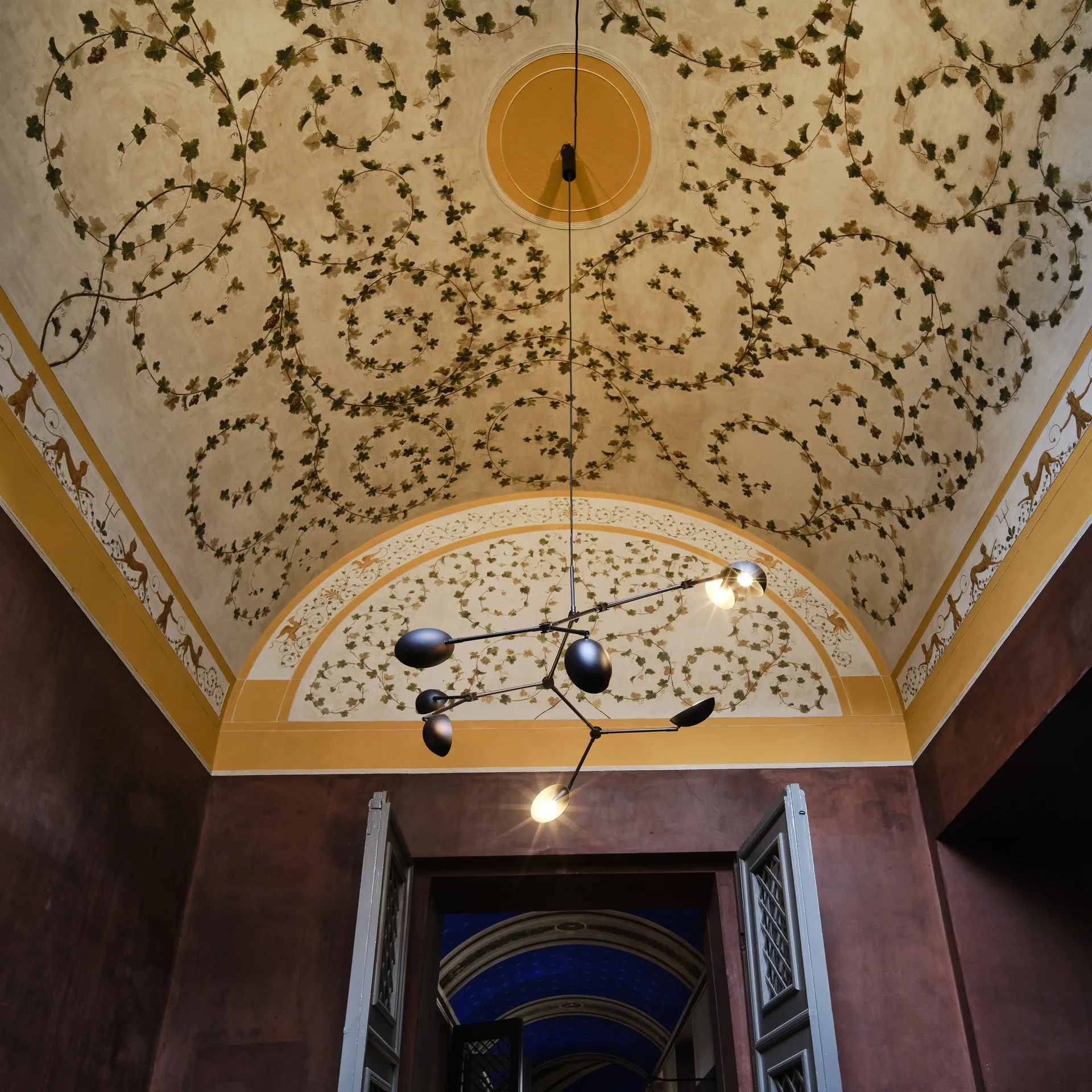 Drop Chandelier kroonluchter, Burned black 101 Copenhagen