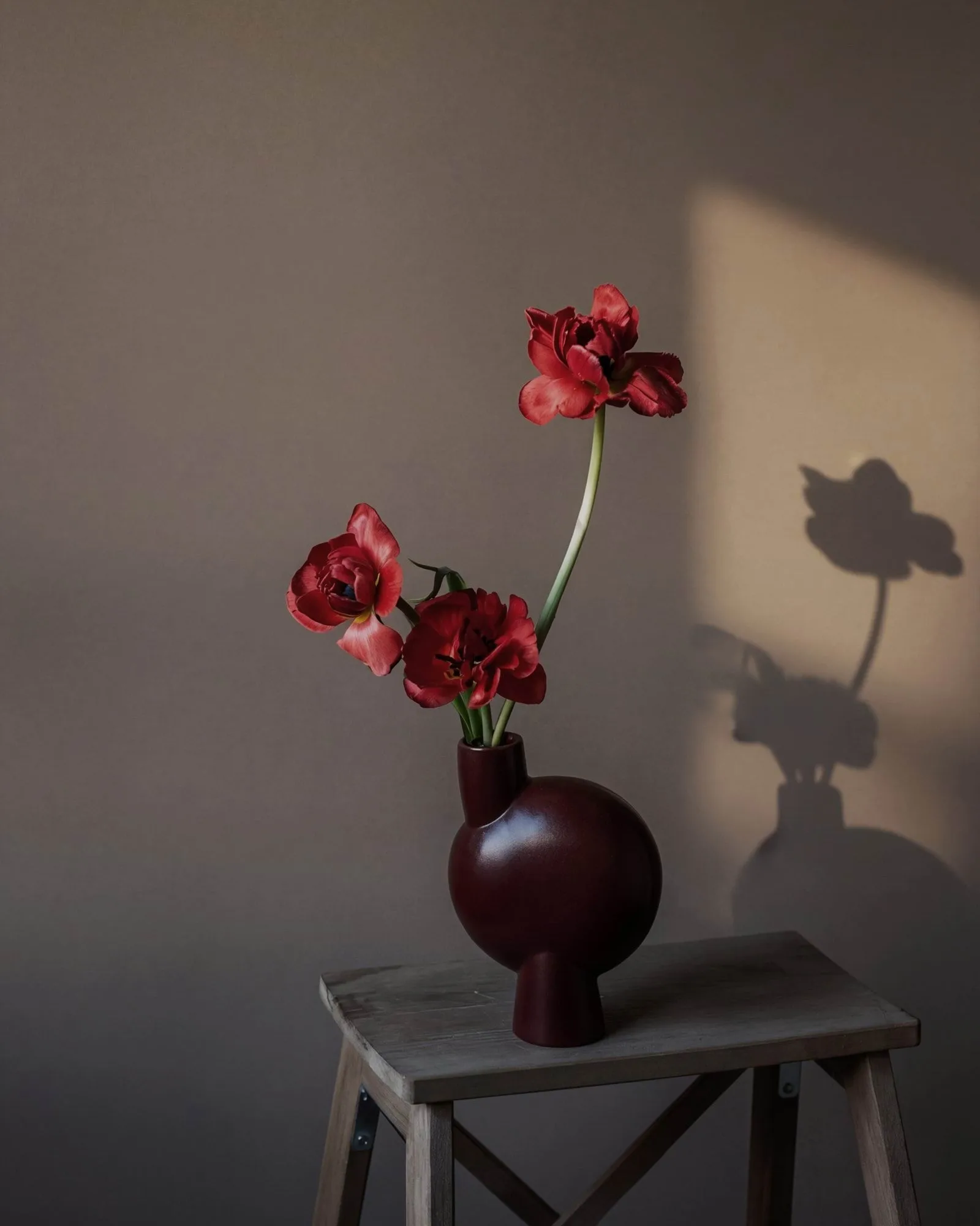 Sphere Bubl vaas Medio, Maroon 101 Copenhagen