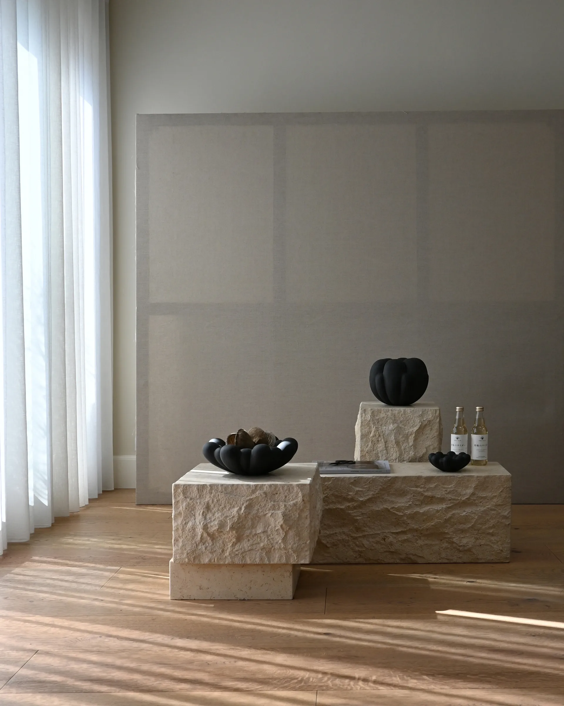 Temple bijzettafel low 42x40 cm, Chrome-limestone 101 Copenhagen