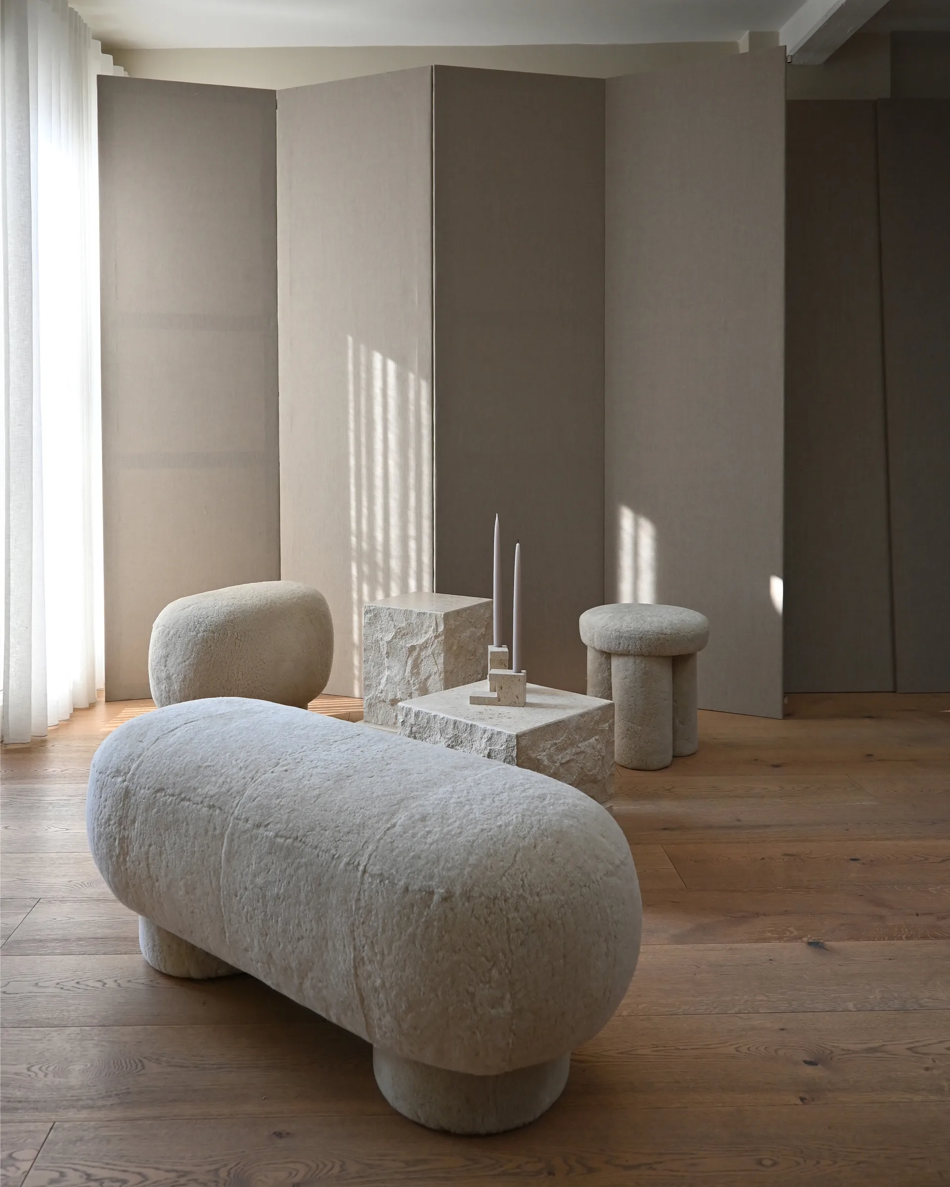 Temple bijzettafel low 42x40 cm, Chrome-limestone 101 Copenhagen