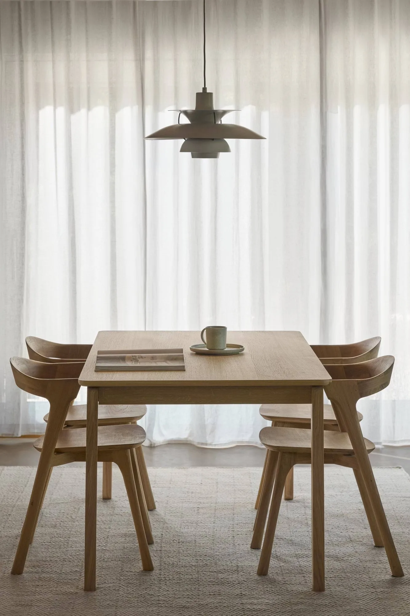 Alfred eettafel, Witgepigmenteerd eikenhout, 90x220 cm 1898