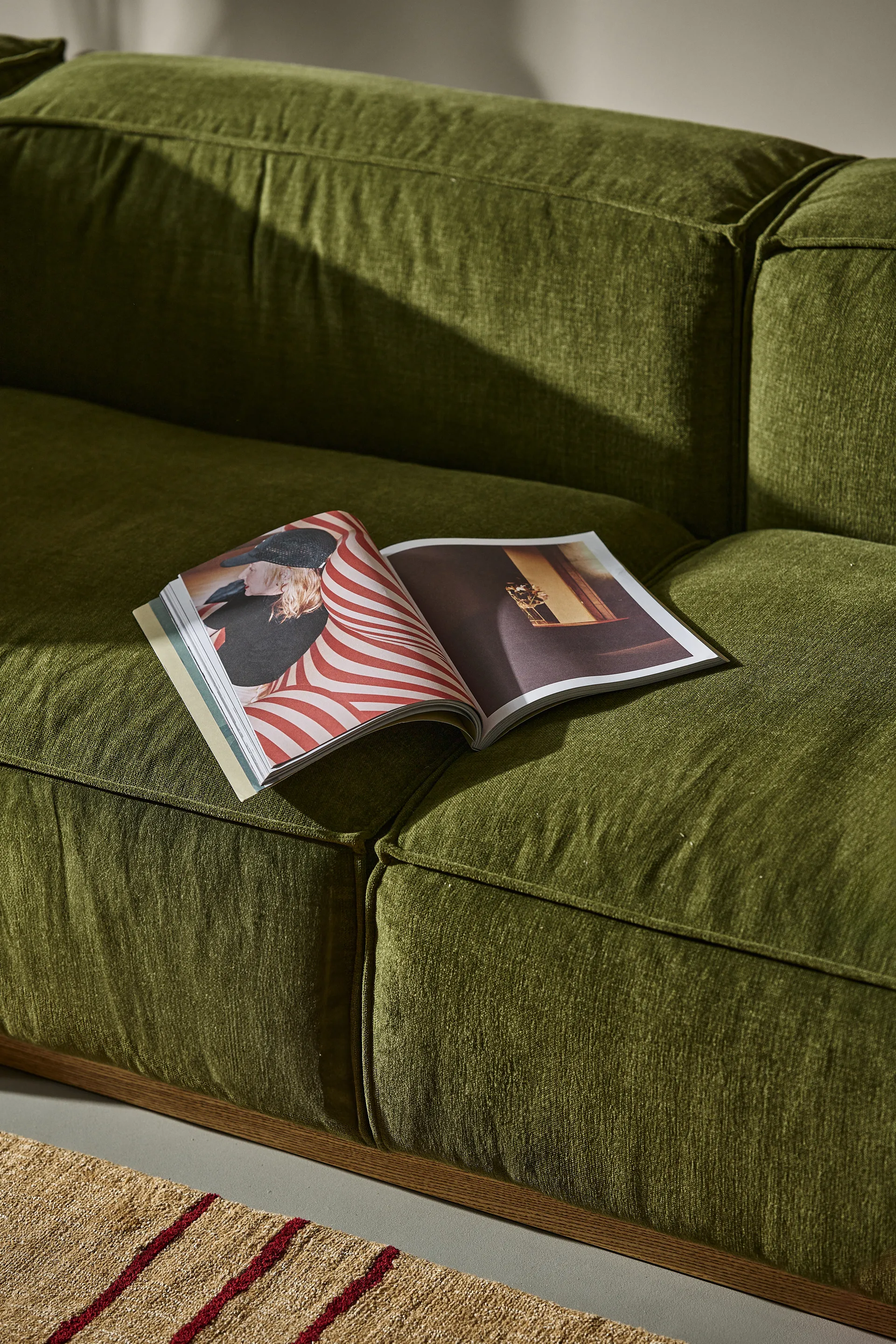 Bergsdal sofa, Luisa green 3975-Essen eikenkleurig gebeitst, 3-zits 1898