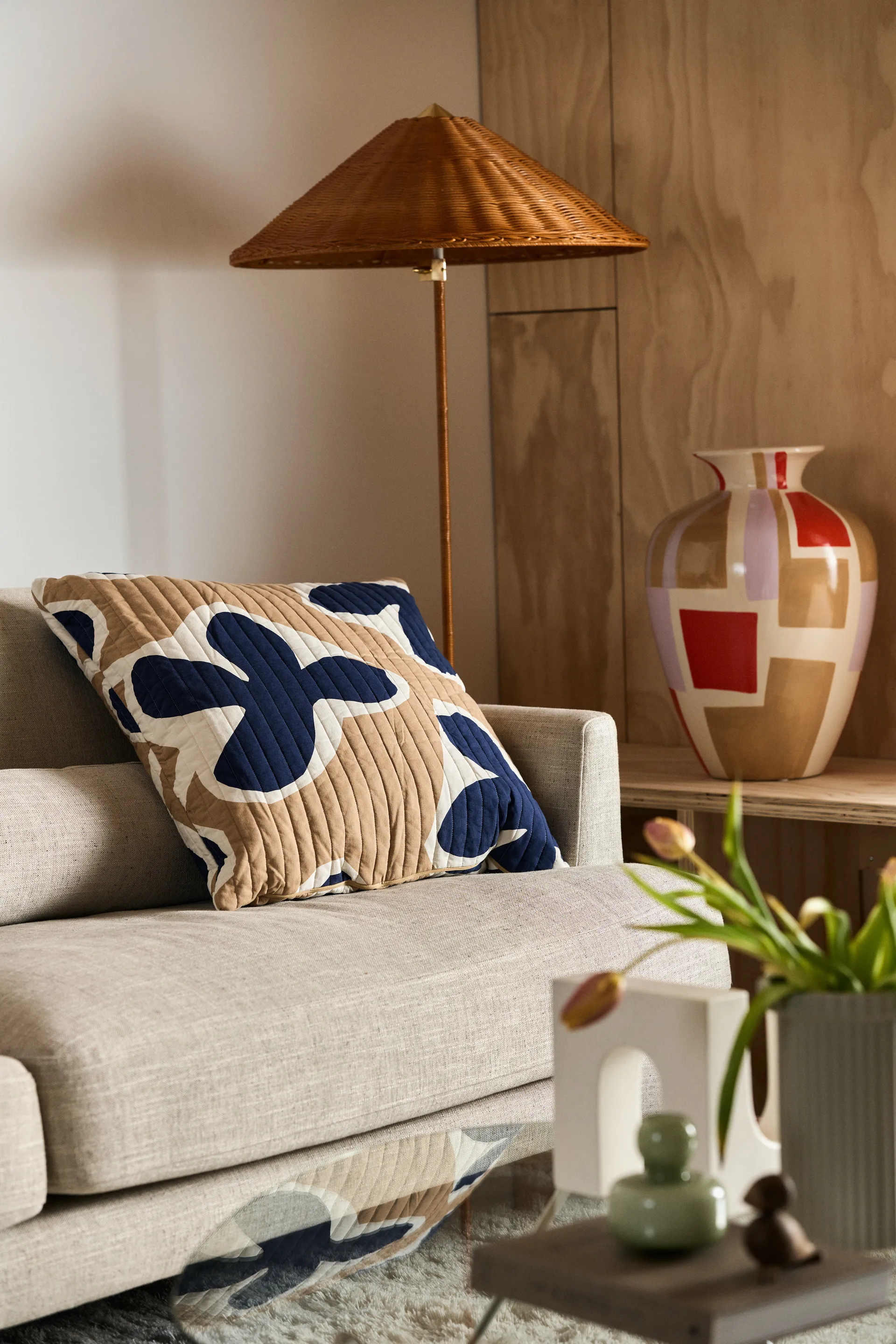 Bredhult bankstel, 3-zits stof bern 0341 beige, witgeoliede eikenhouten poten 1898