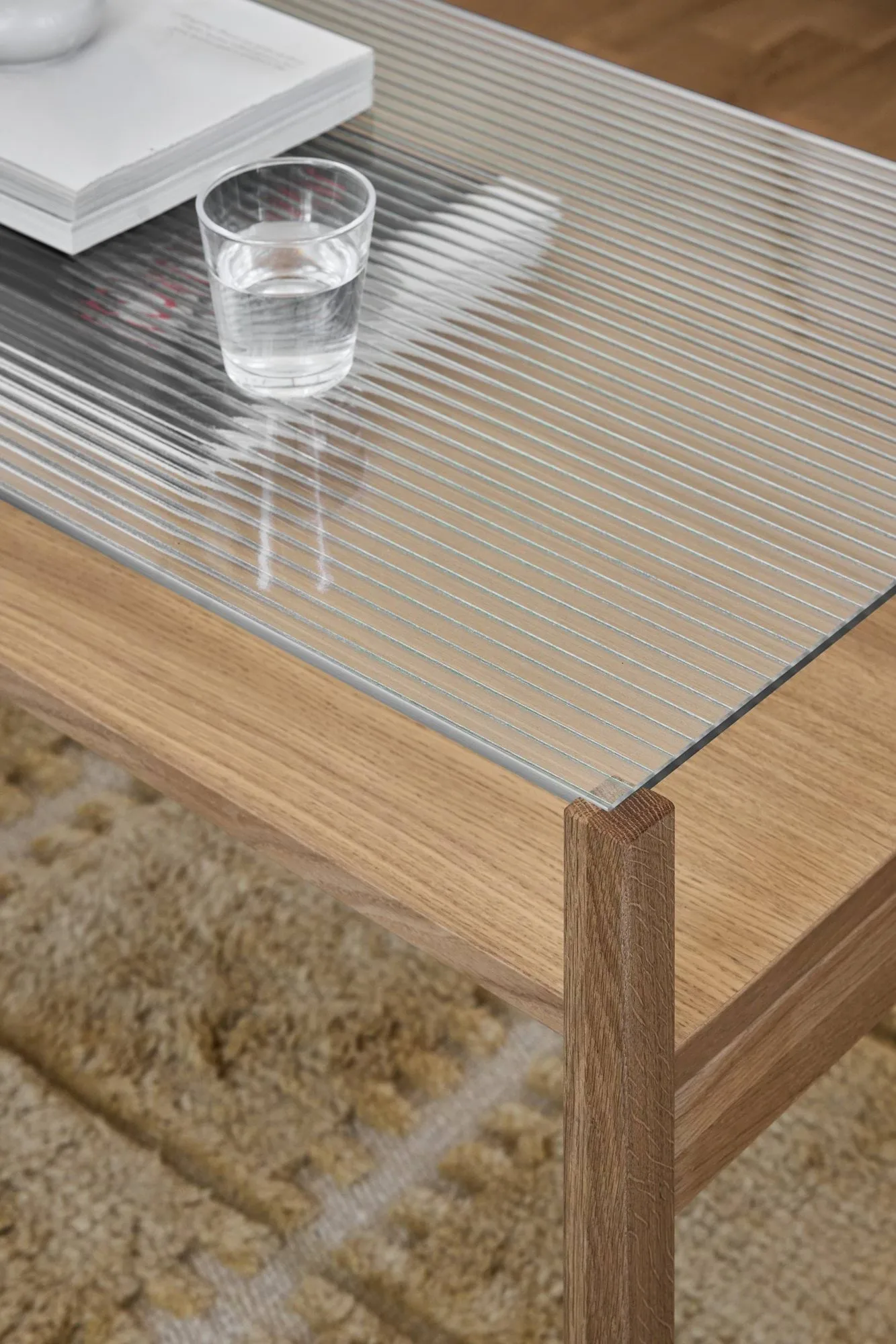 Lid salontafel, Witgepigmenteerd eikenhout-glas, 125x50 cm 1898