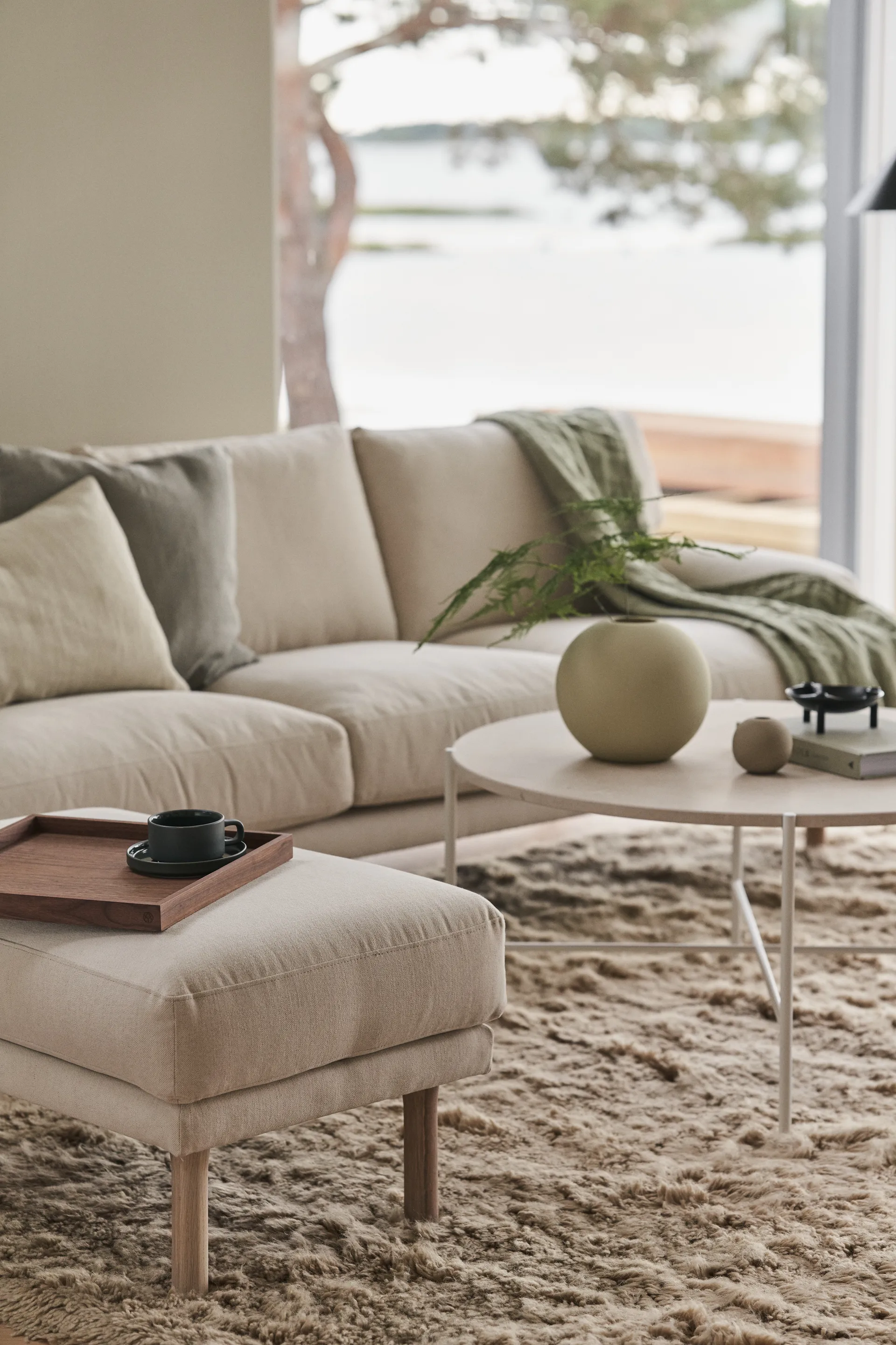 Lidnäs voetenbankje, Caleido beige 1898