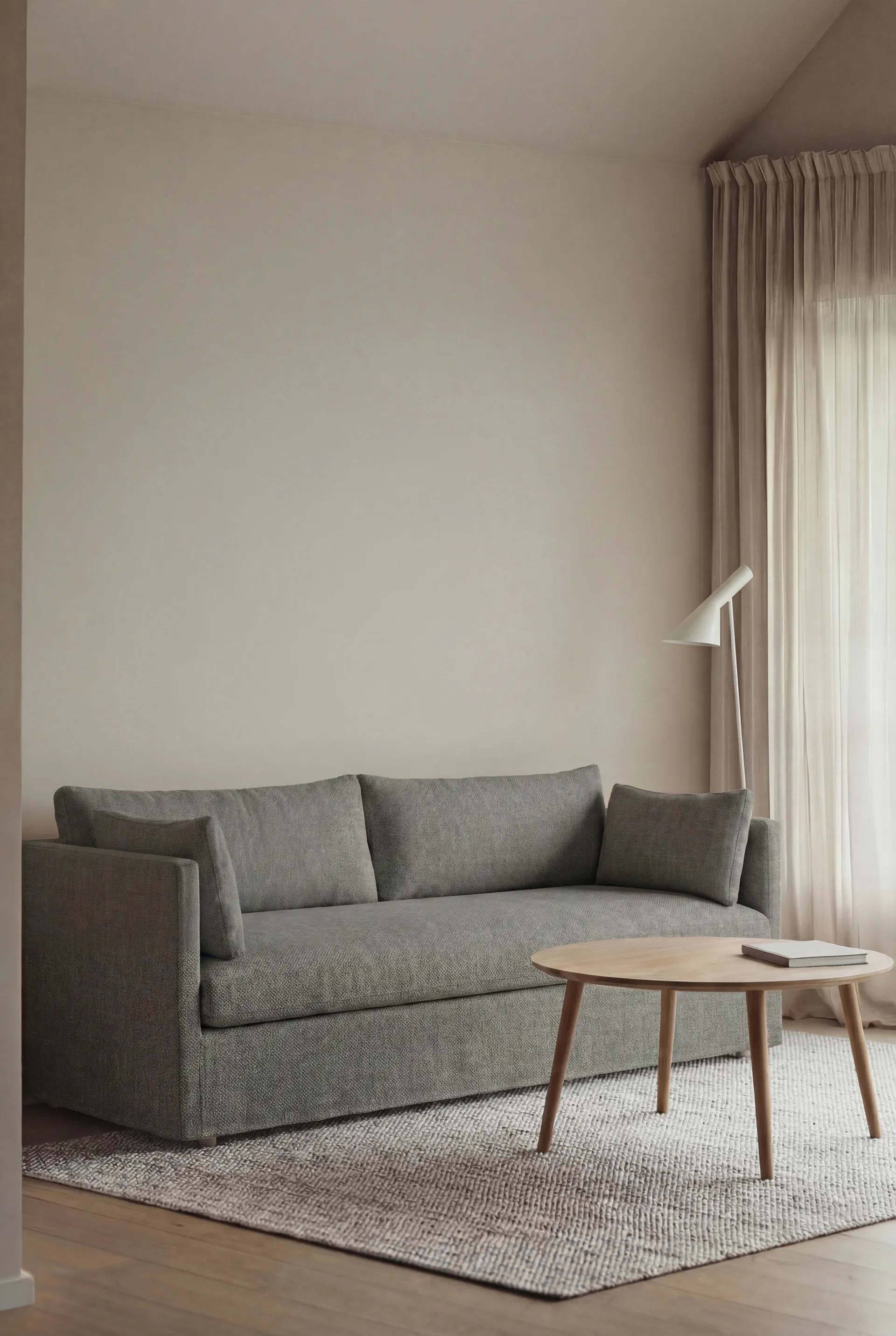 Linnevik sofa, Caleido Grey 1240-witgeoliede eiken, 3-zits, met rok 1898