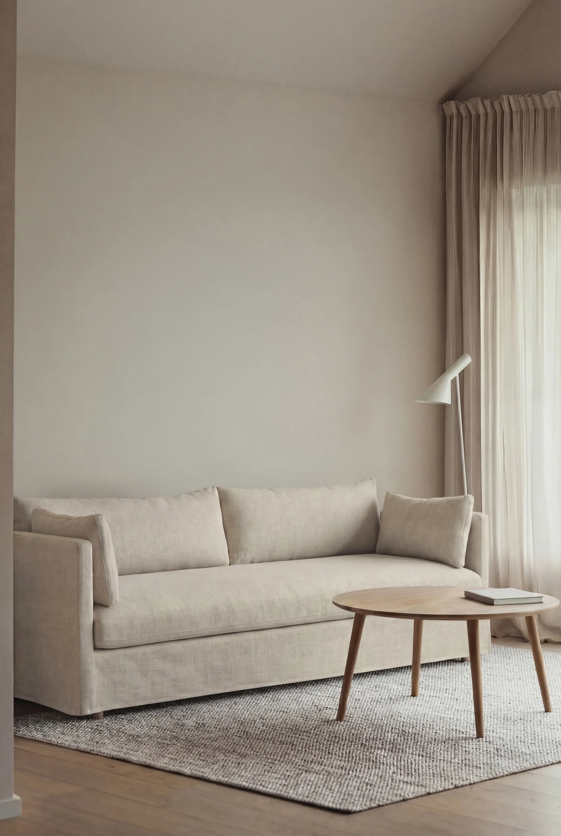 Linnevik sofa, Oslo Nature 1540-witgeoliede eiken, 4-zits, met rok 1898