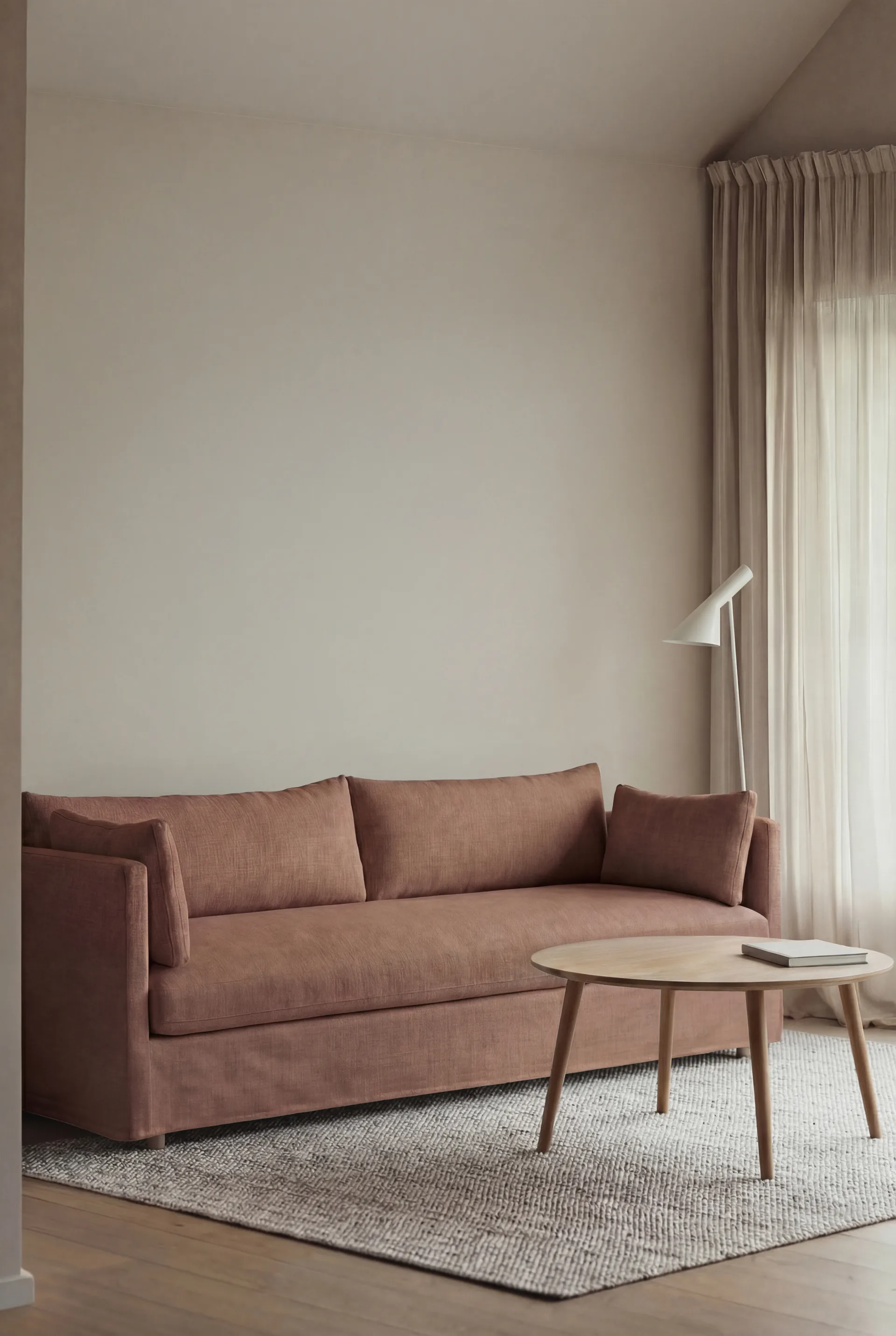 Linnevik sofa, Same Rust 6675-witgeoliede eiken, 4-zits, met rok 1898