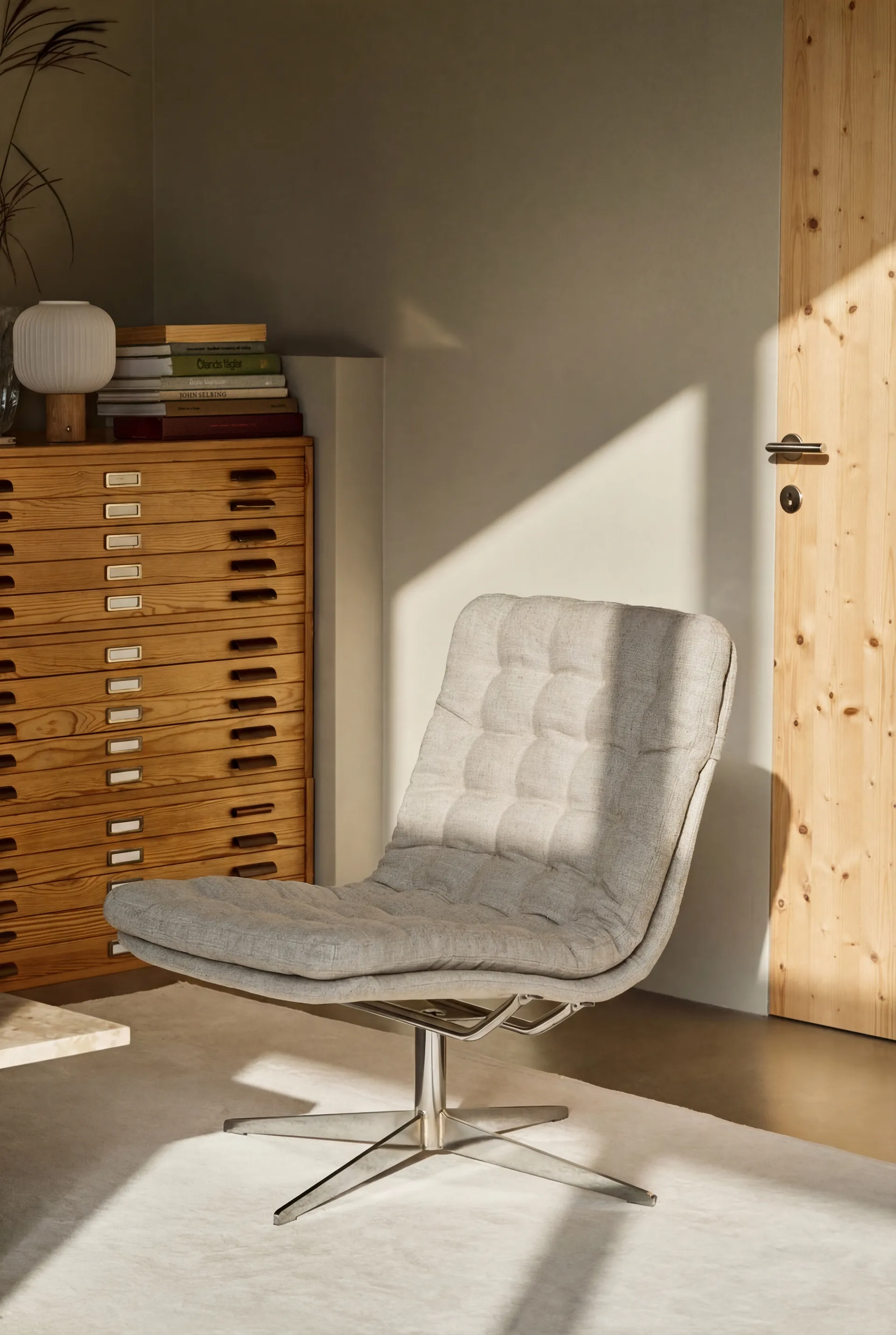 Loholm fauteuil met draaifunctie, Bern Beige 0341 1898