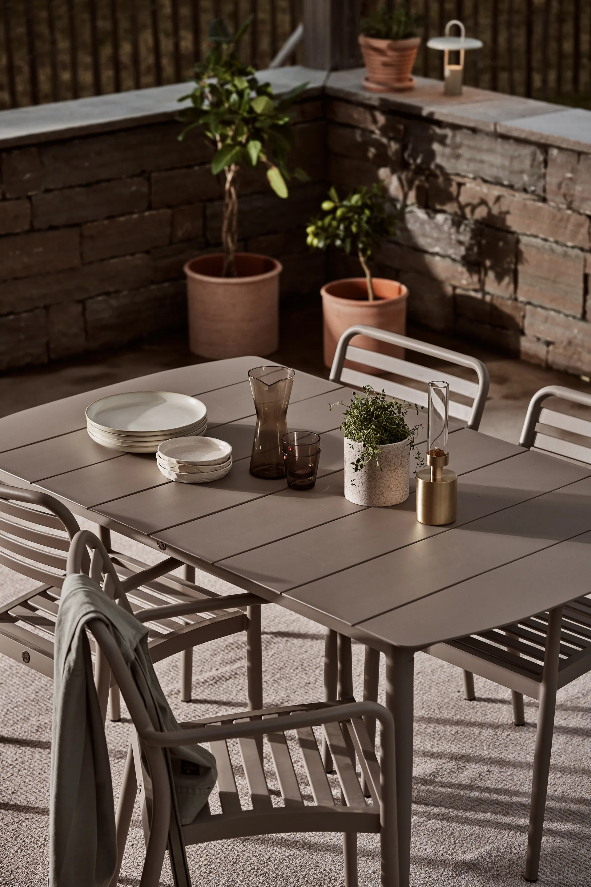 Marsala eettafel, Taupe, 152x90 cm 1898