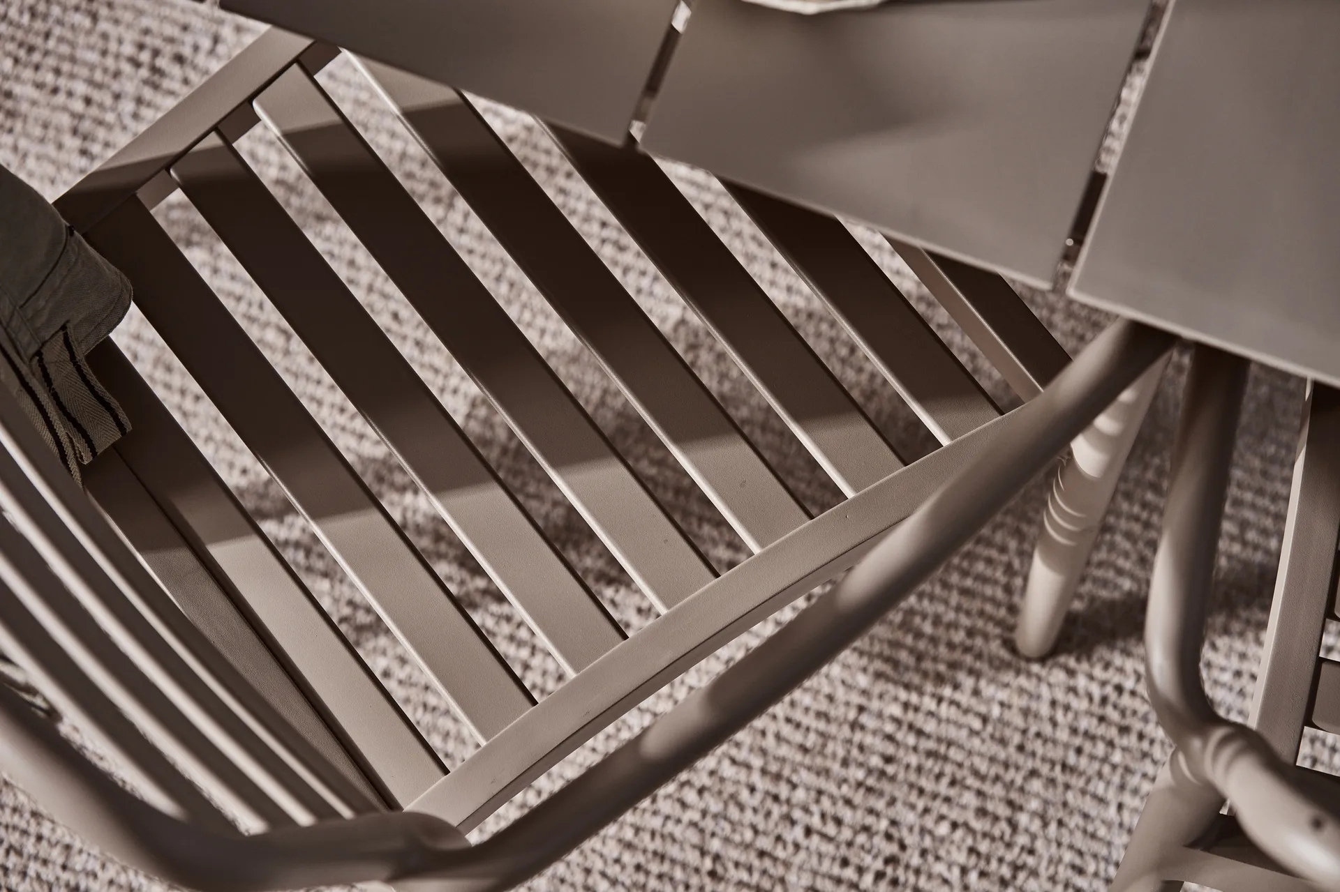 Messina stoel met armleuningen, Taupe 1898