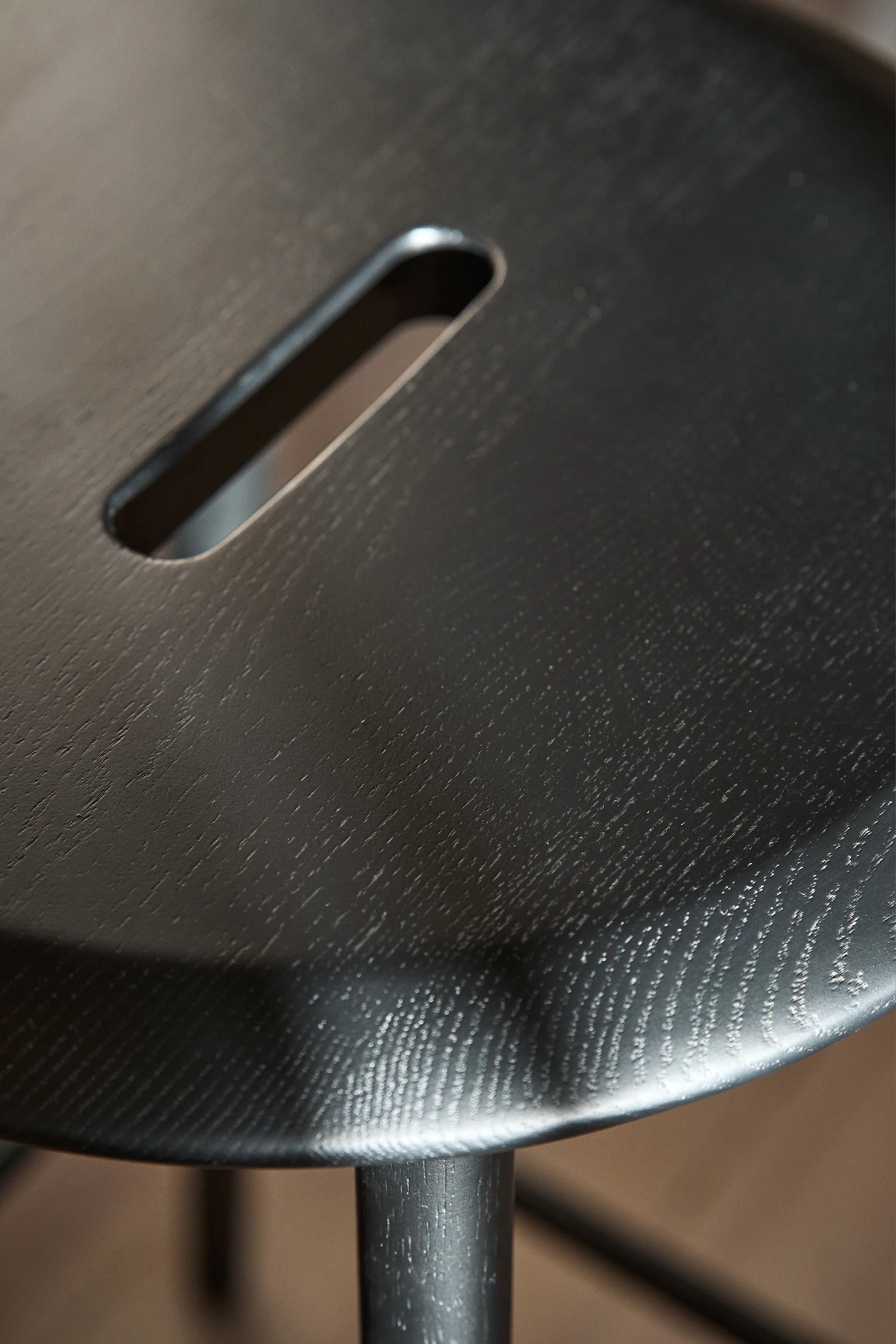 Norrabo barkruk 65 cm, Zwart gelakt eiken 1898