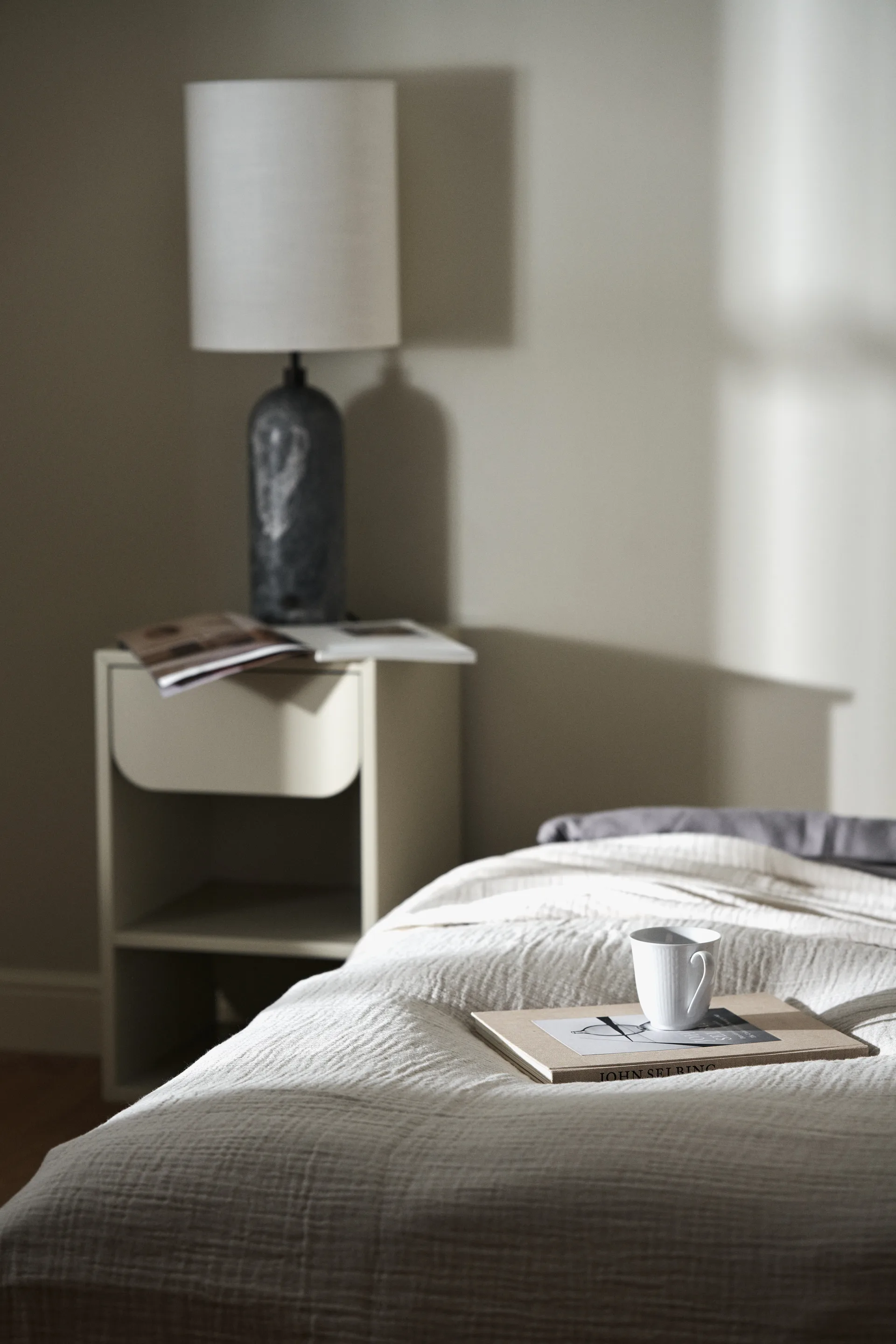 Vidja nachtkastje, Zand 1898