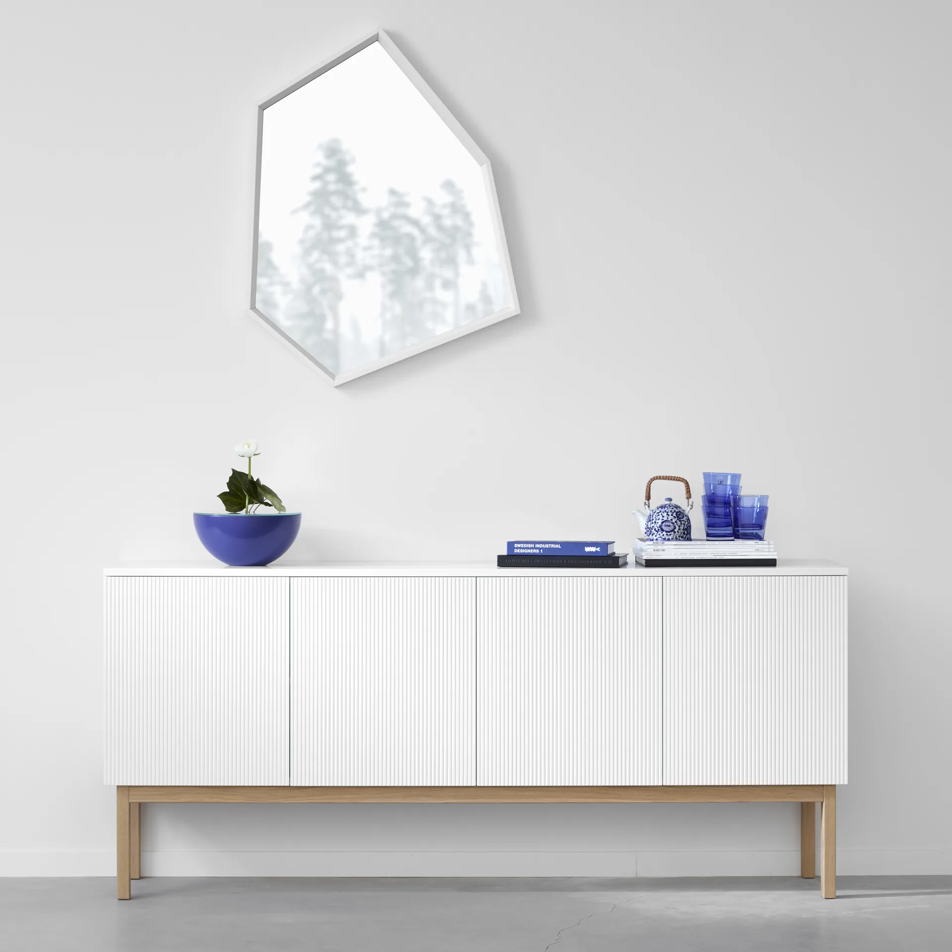 Beam sideboard, lichtgrijs, sokkel van witgeolied eikenhout A2