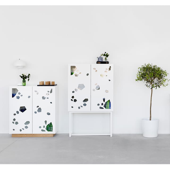 Sneak peek kast, wit, witgeolied eiken onderstel A2
