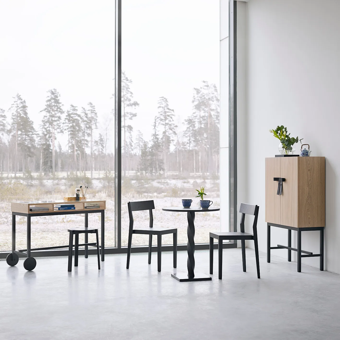 The Bow kast, Witgeolied eiken-zwart A2