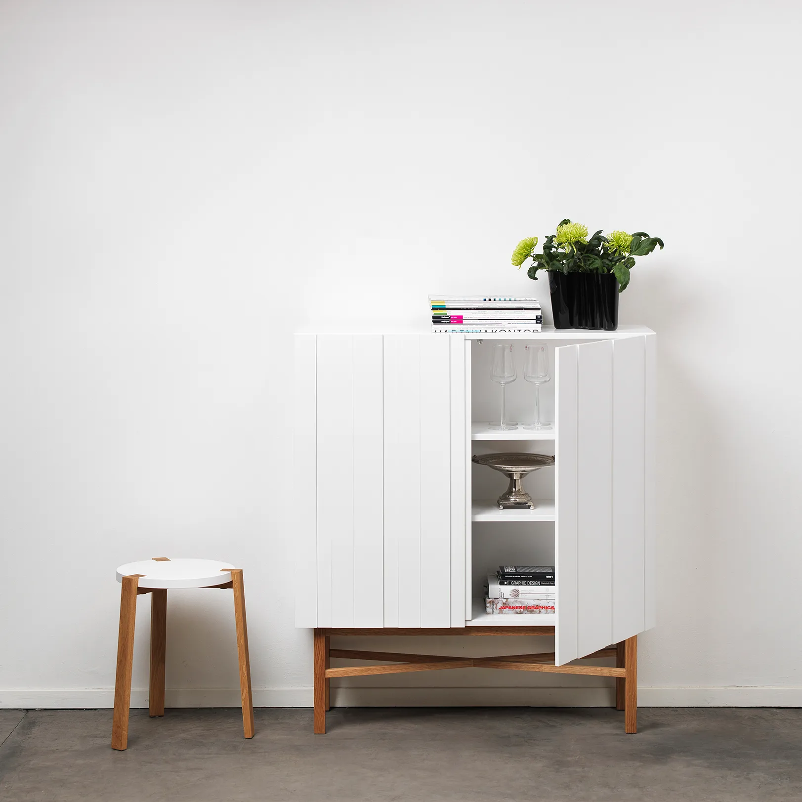 White Cabinet kastje, eikenhout A2