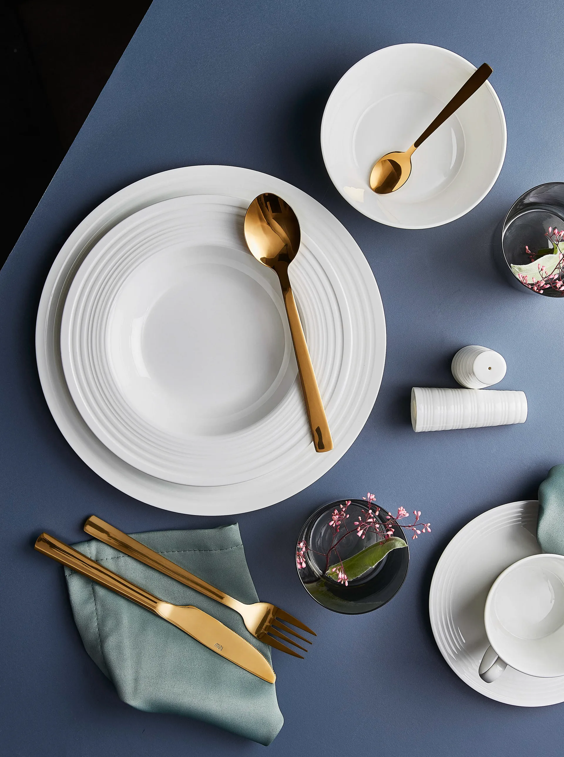 Raw bestekset 60-delig, Gold Aida