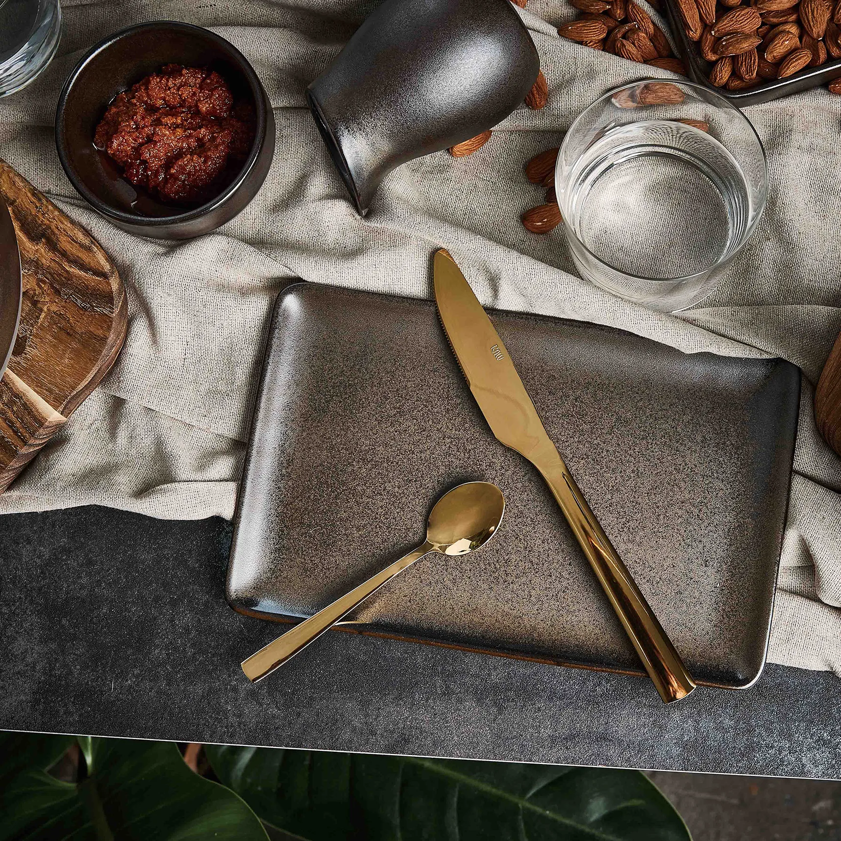 Raw bord 23,5 x 15 cm., Metallic brown Aida