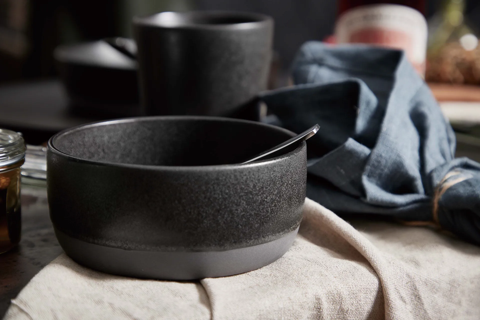 Raw kom Ø13,5 cm., Titanium black Aida