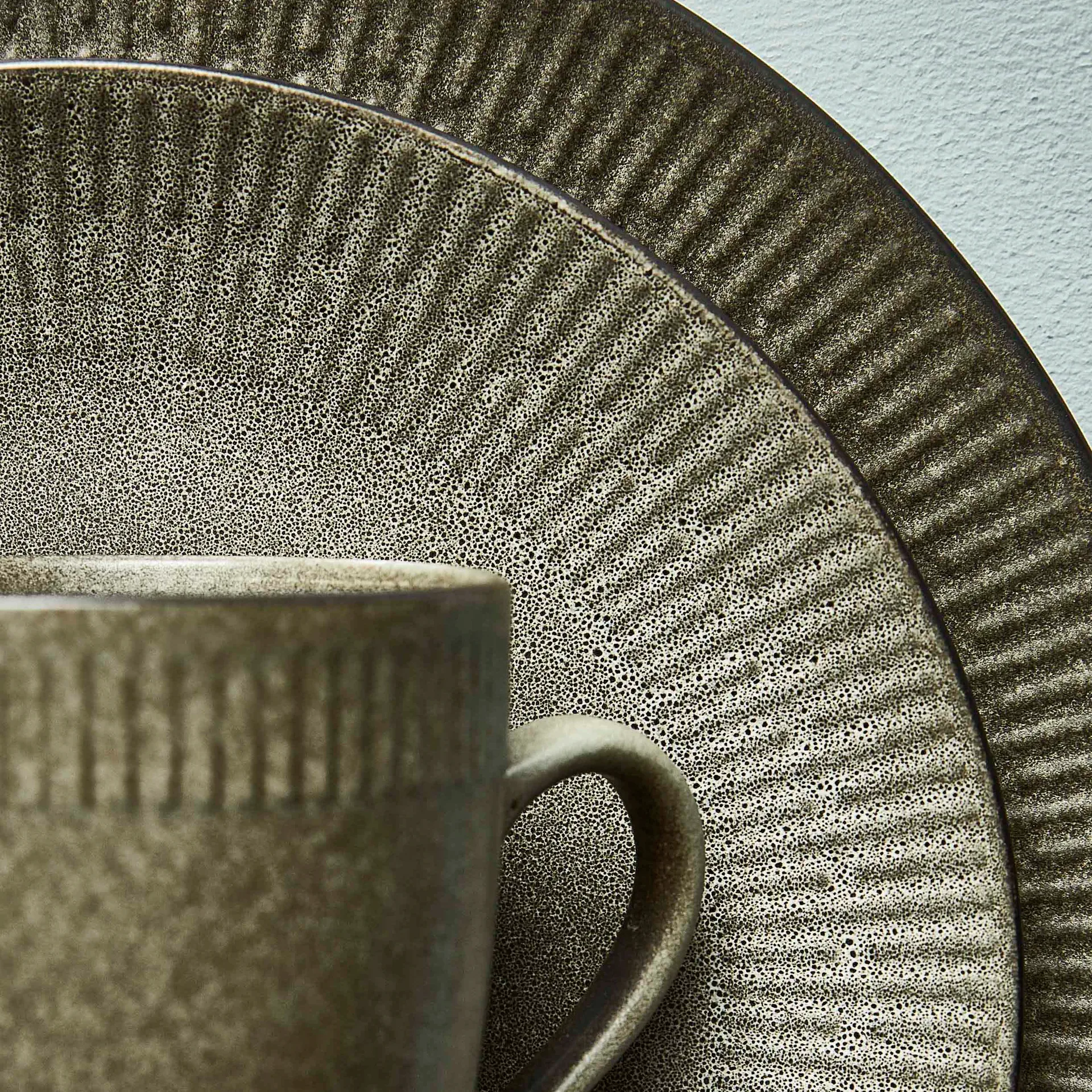 Relief mok 30 cl, grijs Aida