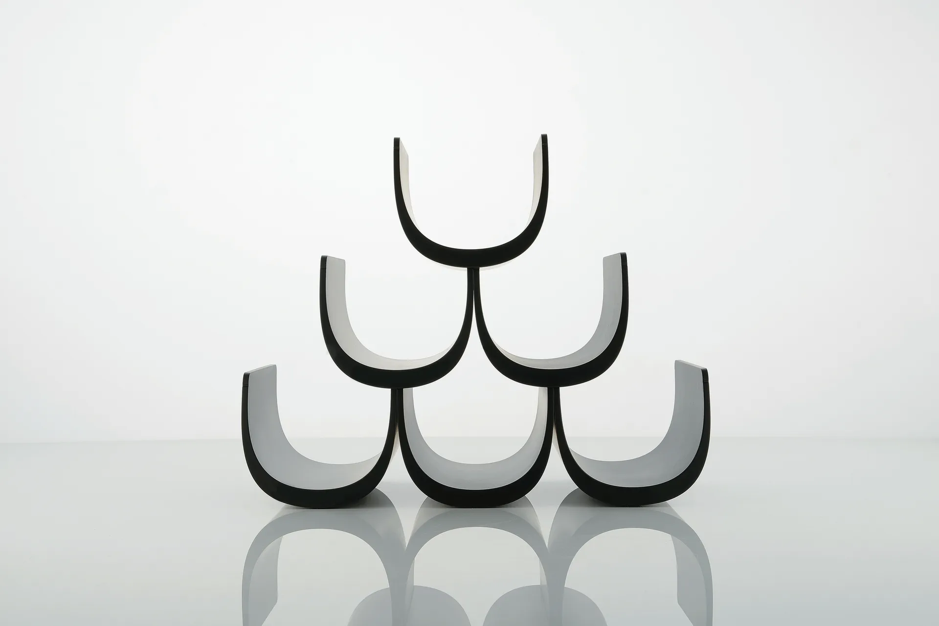 Noè wijnrek, Zwart Alessi