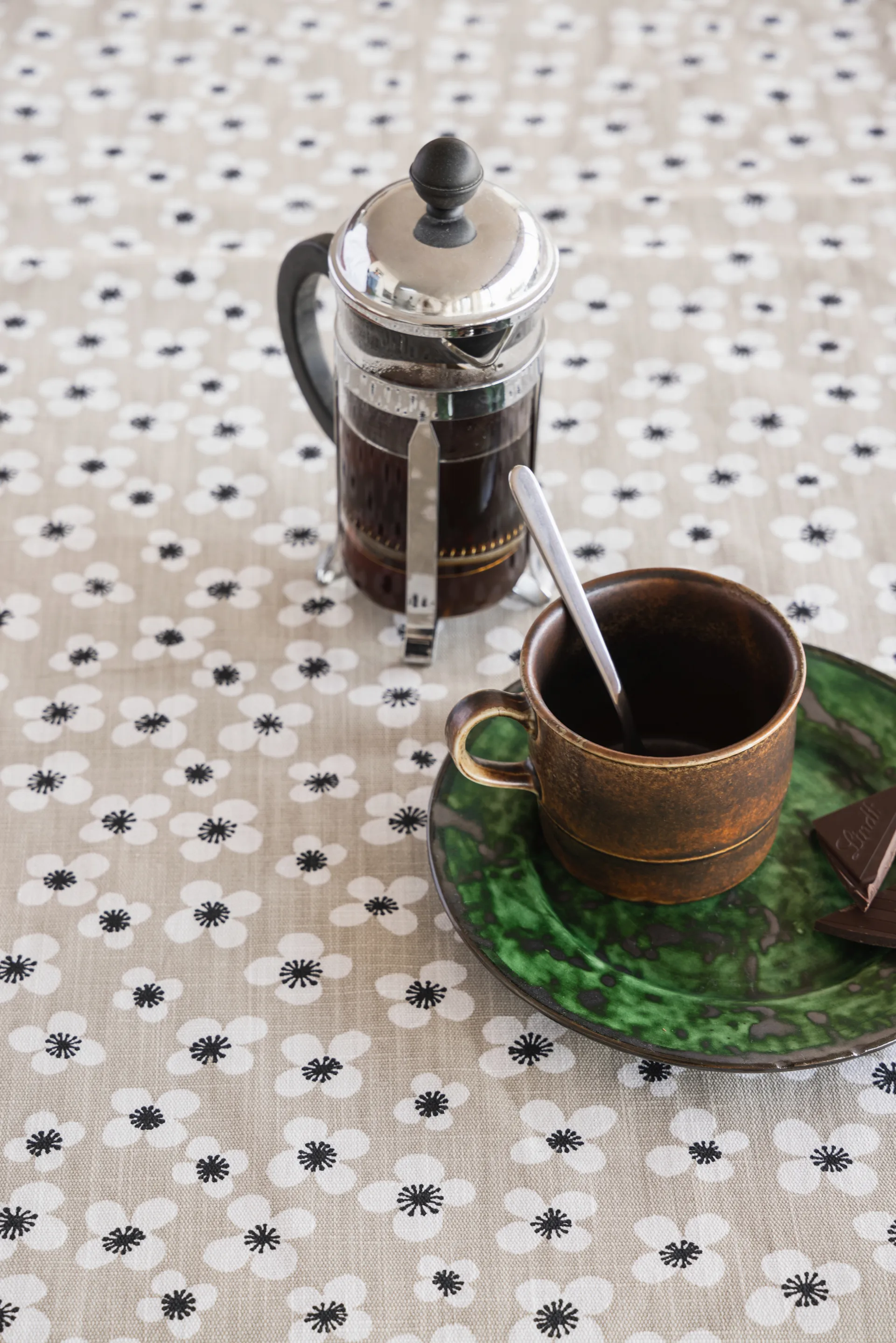 Belle Amie tafellaken, Beige, 145x220 cm Almedahls