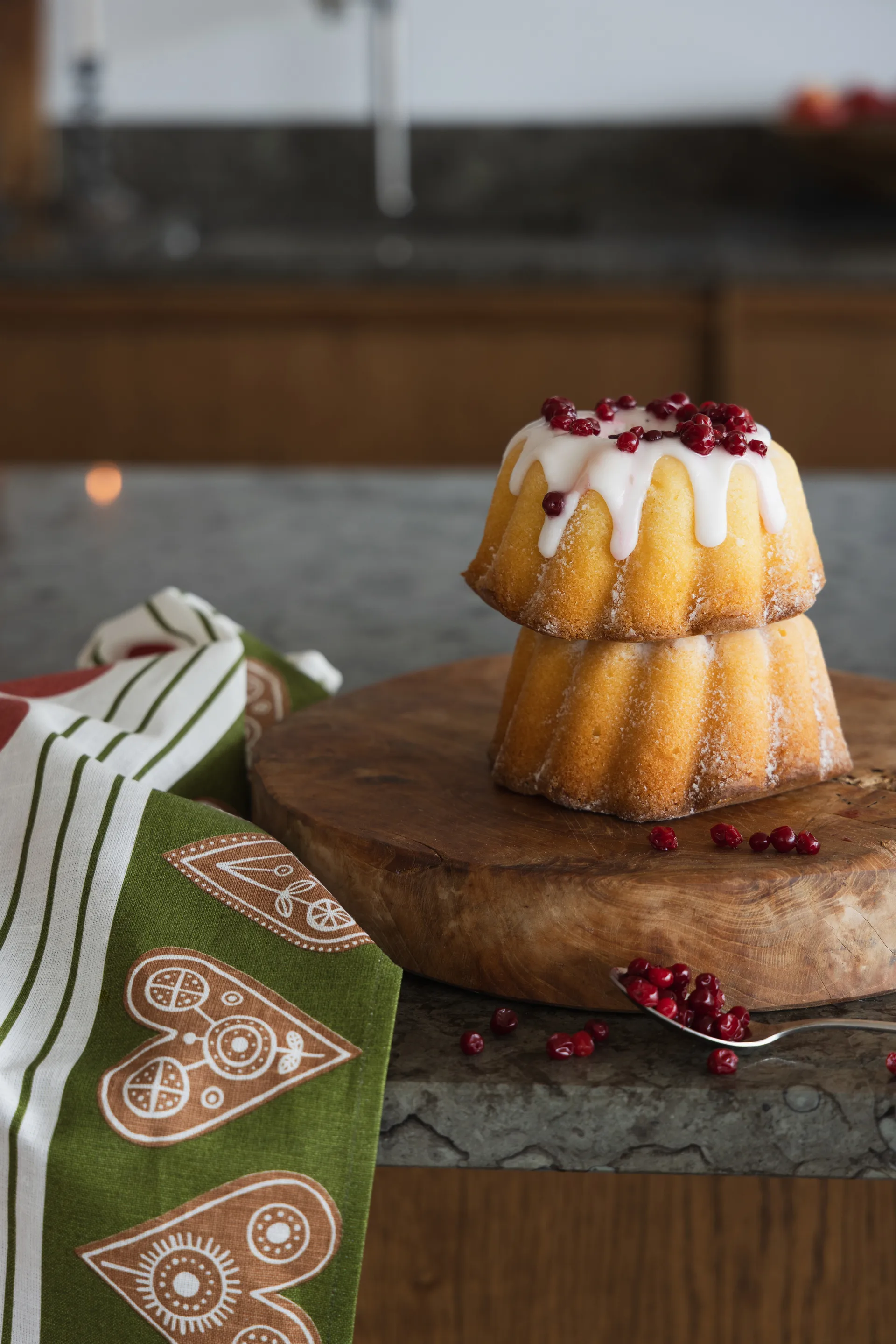 Fruit en cake keukendoek 47x70 cm, Rood-groen Almedahls