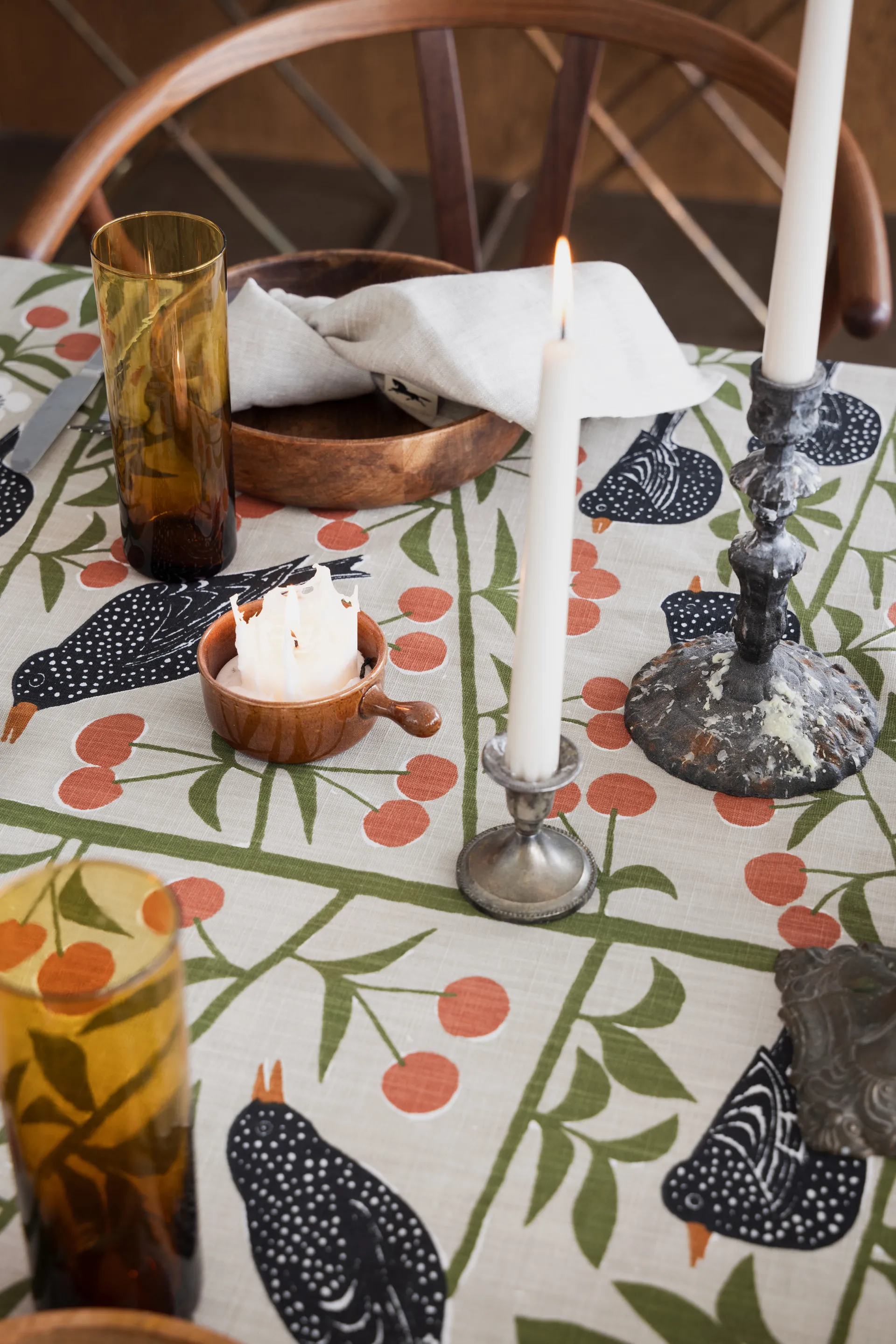 Kersenboomtuin tafelkleed, Beige, 145x250 cm Almedahls