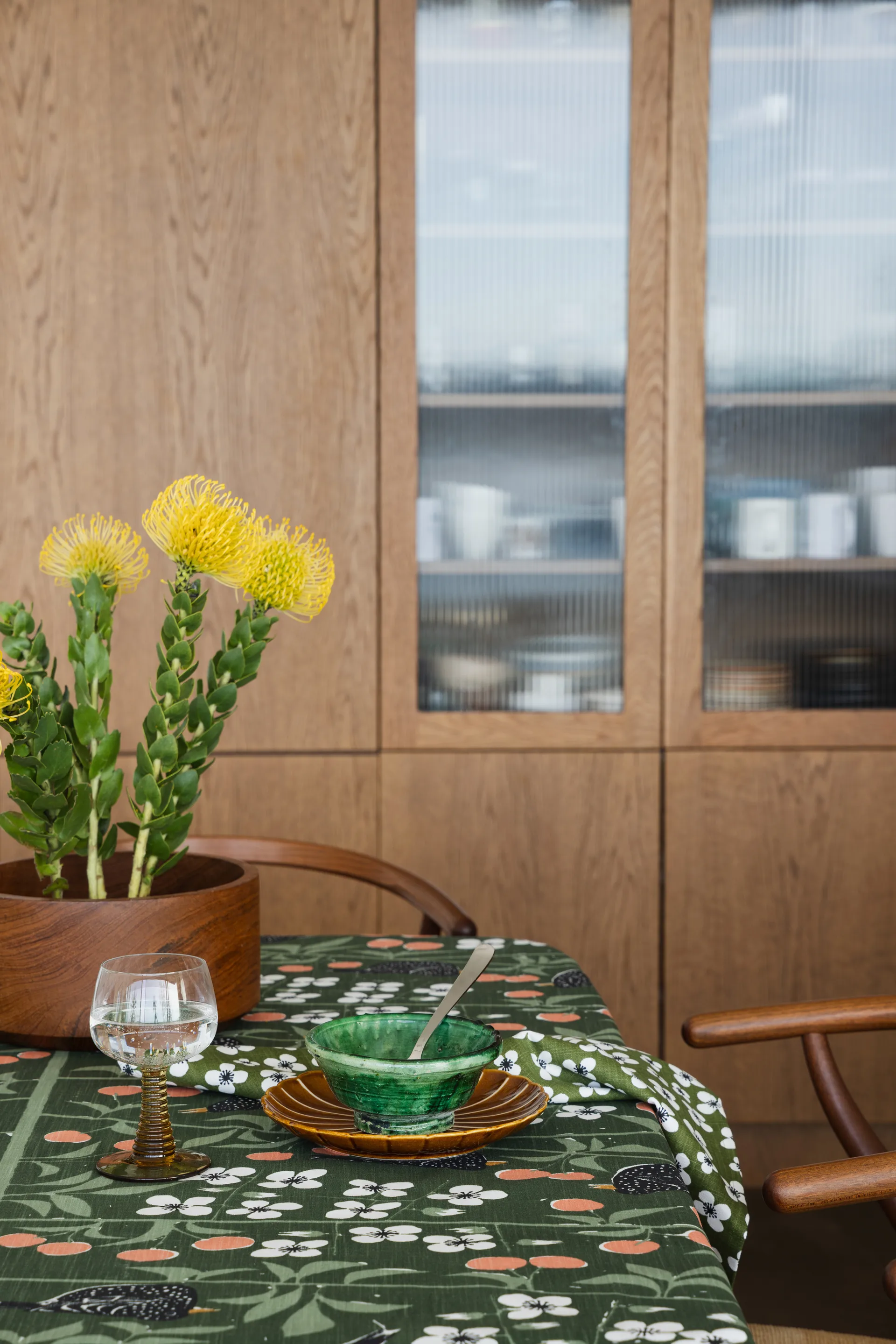 Kersenboomtuin tafelkleed, Donkergroen, 145x250 cm Almedahls