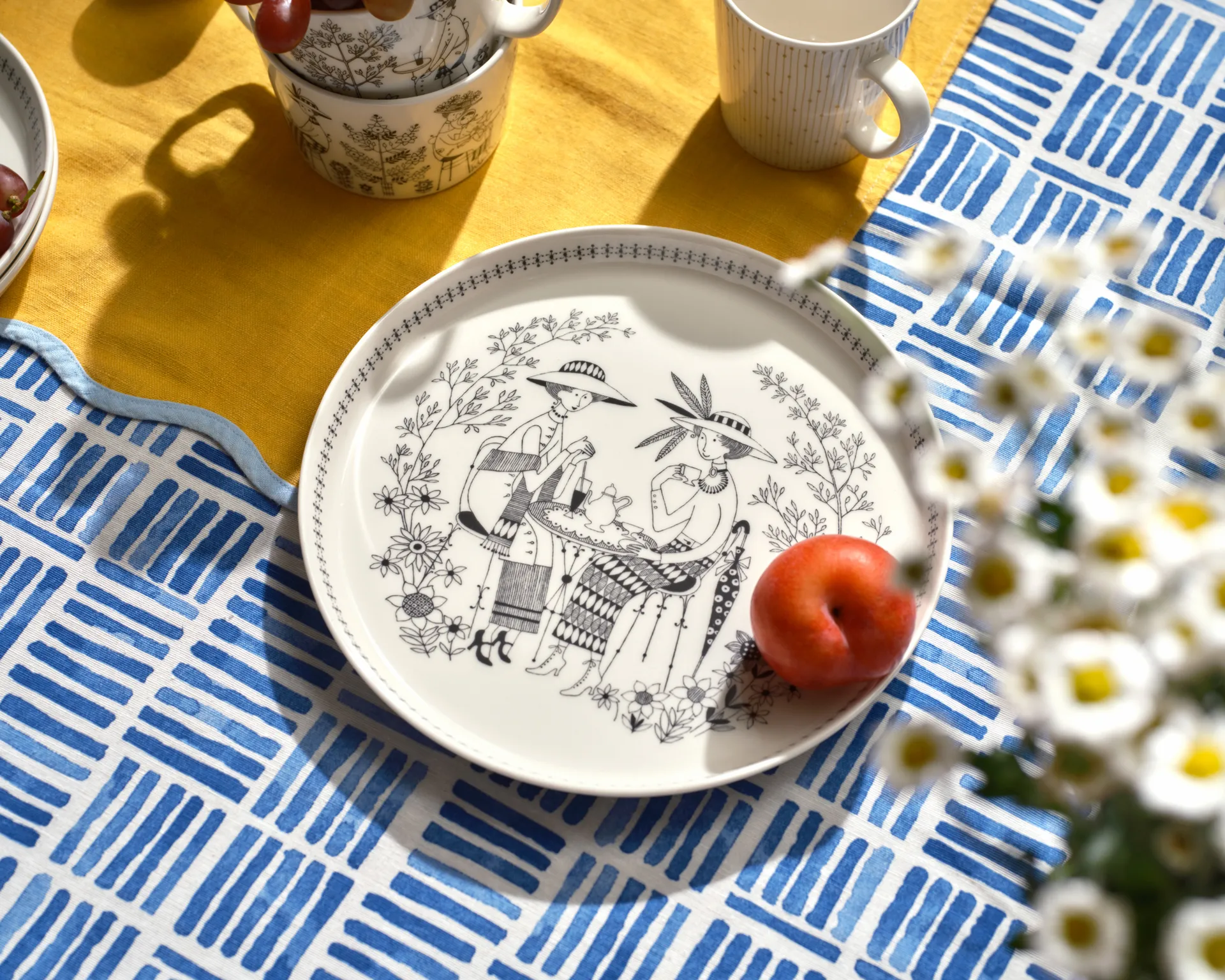 Emilia bord Ø24 cm, Zwart-wit Arabia