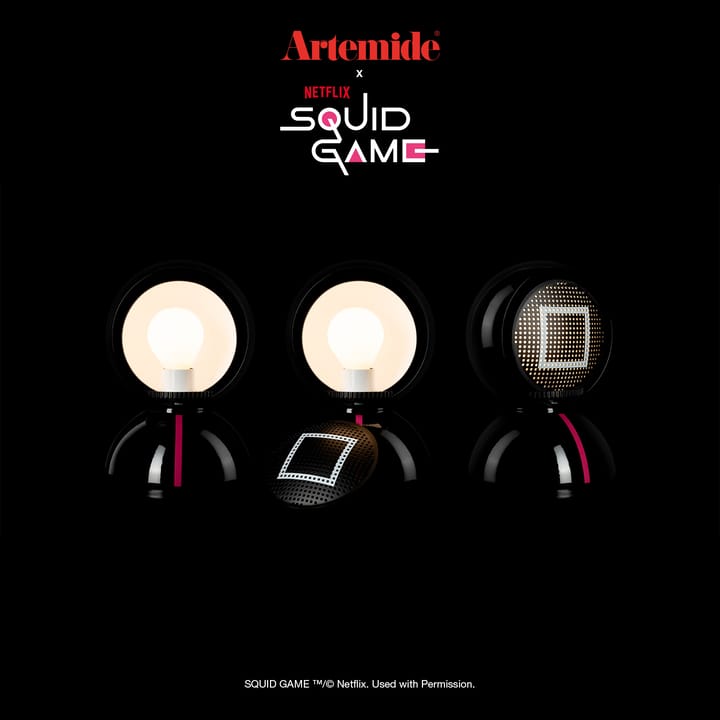 Eclisse x Squid Game tafellamp Special Edition, Guard black Artemide