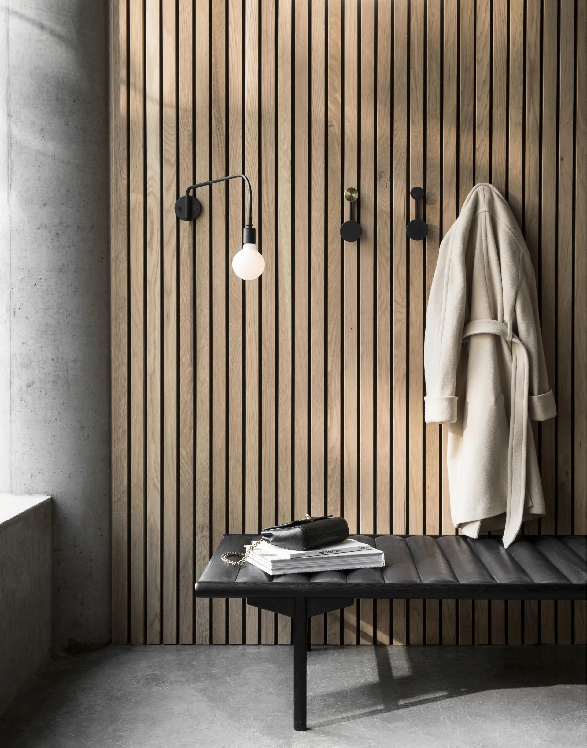 Afteroom kleerhanger klein, zwart messing Audo Copenhagen