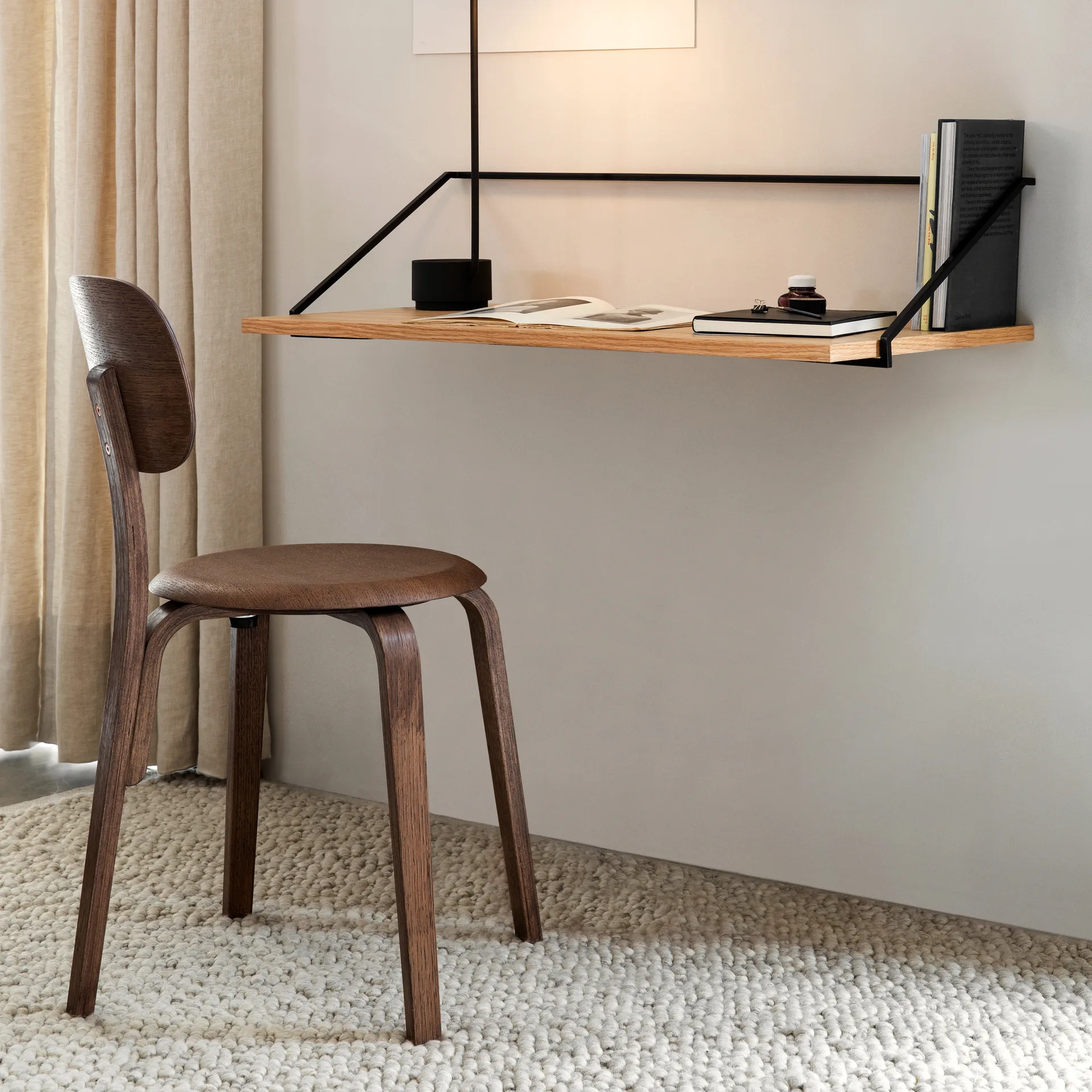 Afteroom Plywood stoel, Donkergebeitst eiken  Audo Copenhagen