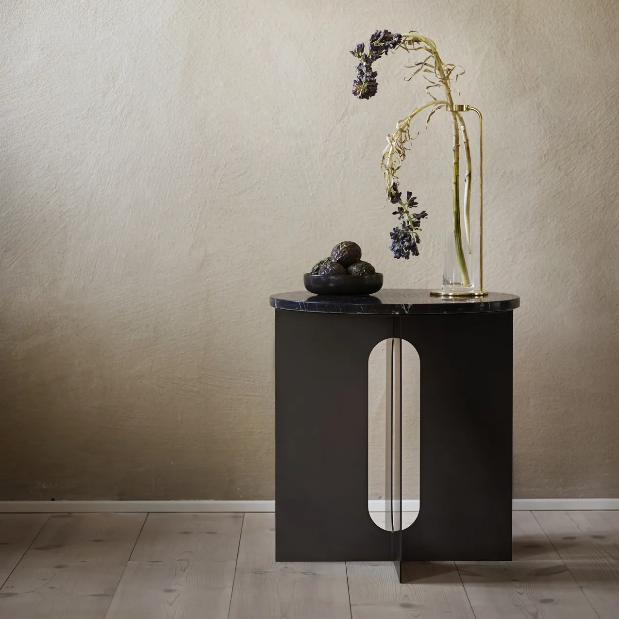 Androgyne bijzettafel Ø40x43 cm, Zwart Audo Copenhagen