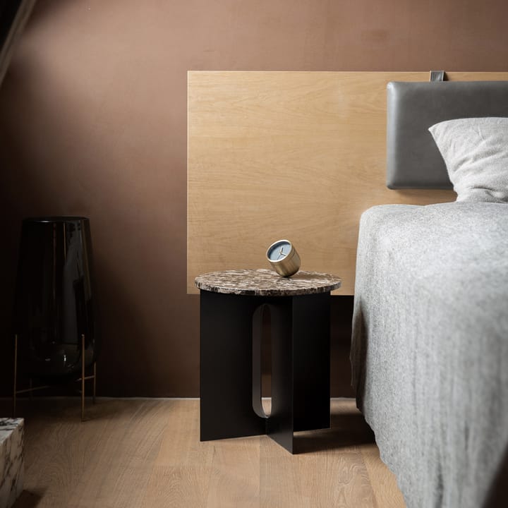Androgyne Bijzettafel, marble black, ø42 cm, zwart stalen onderstel Audo Copenhagen