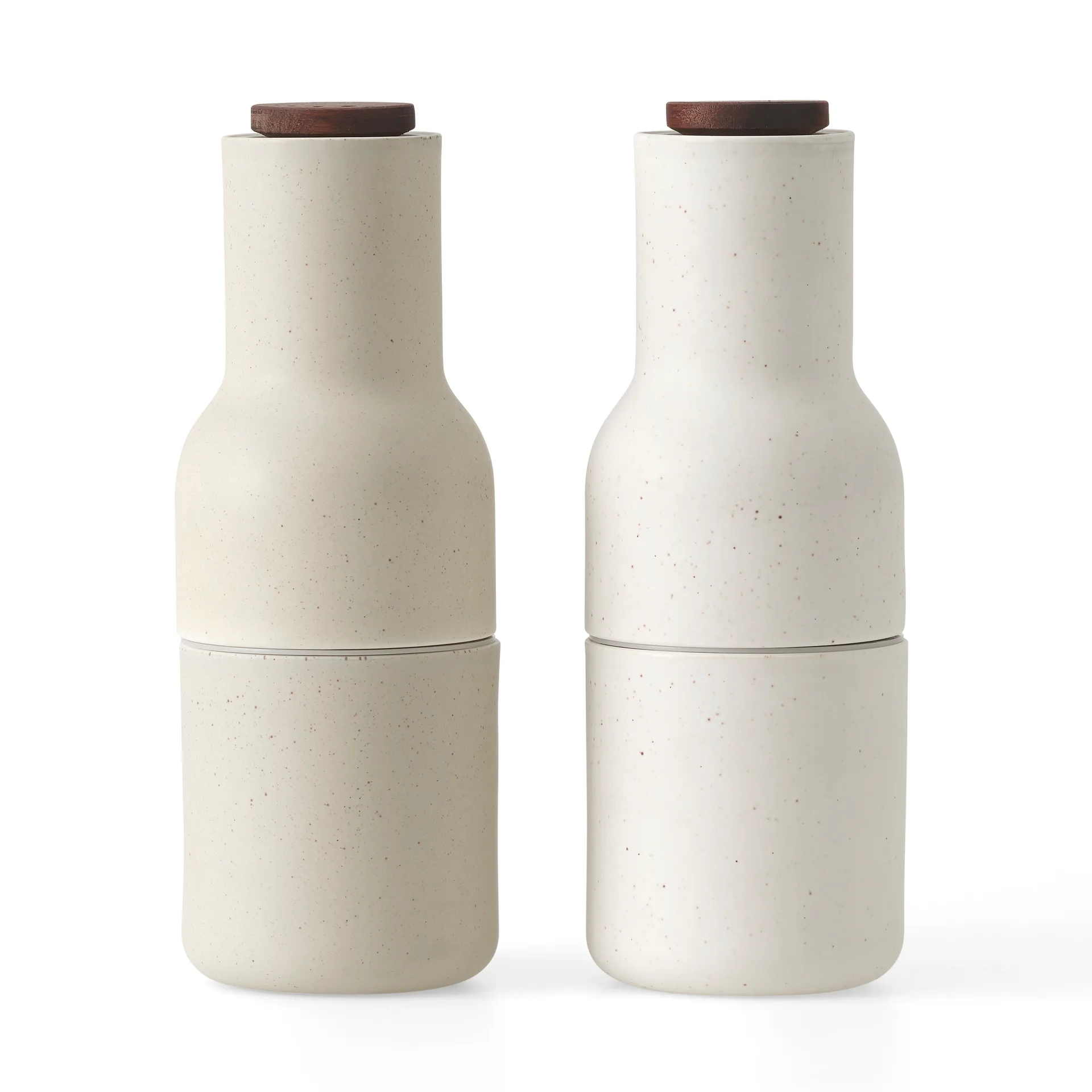 Bottle Grinder kruidenmolen keramiek 2-pack, Zand (deksel van walnoot) Audo Copenhagen