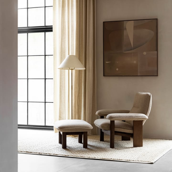 Brasilia fauteuil - stof bouclé 02 beige, donkergebeitst eikenhouten onderstel  - Audo Copenhagen