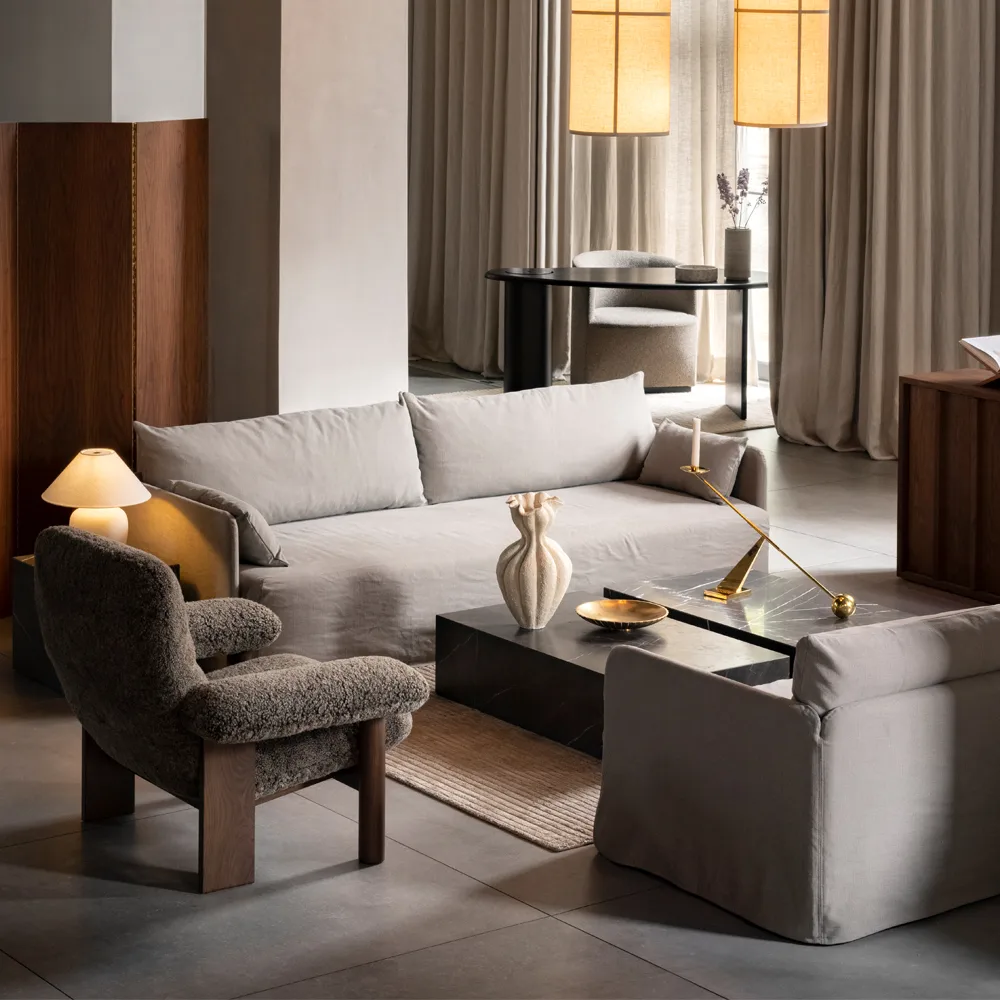 Brasilia fauteuil, Walnut-Dunes camel leather 21004 Audo Copenhagen