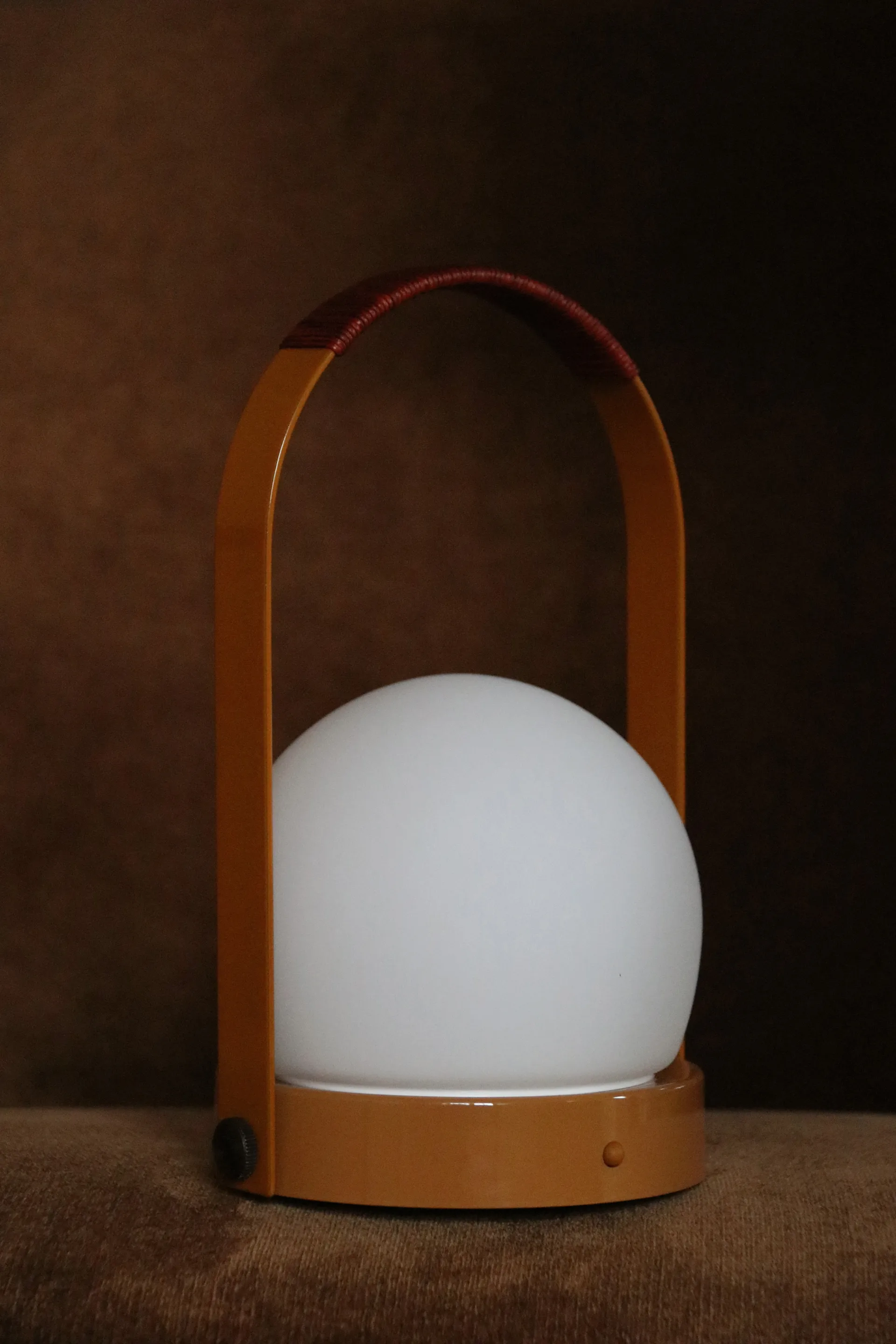 Carrie draagbare tafellamp, Golden brown Audo Copenhagen