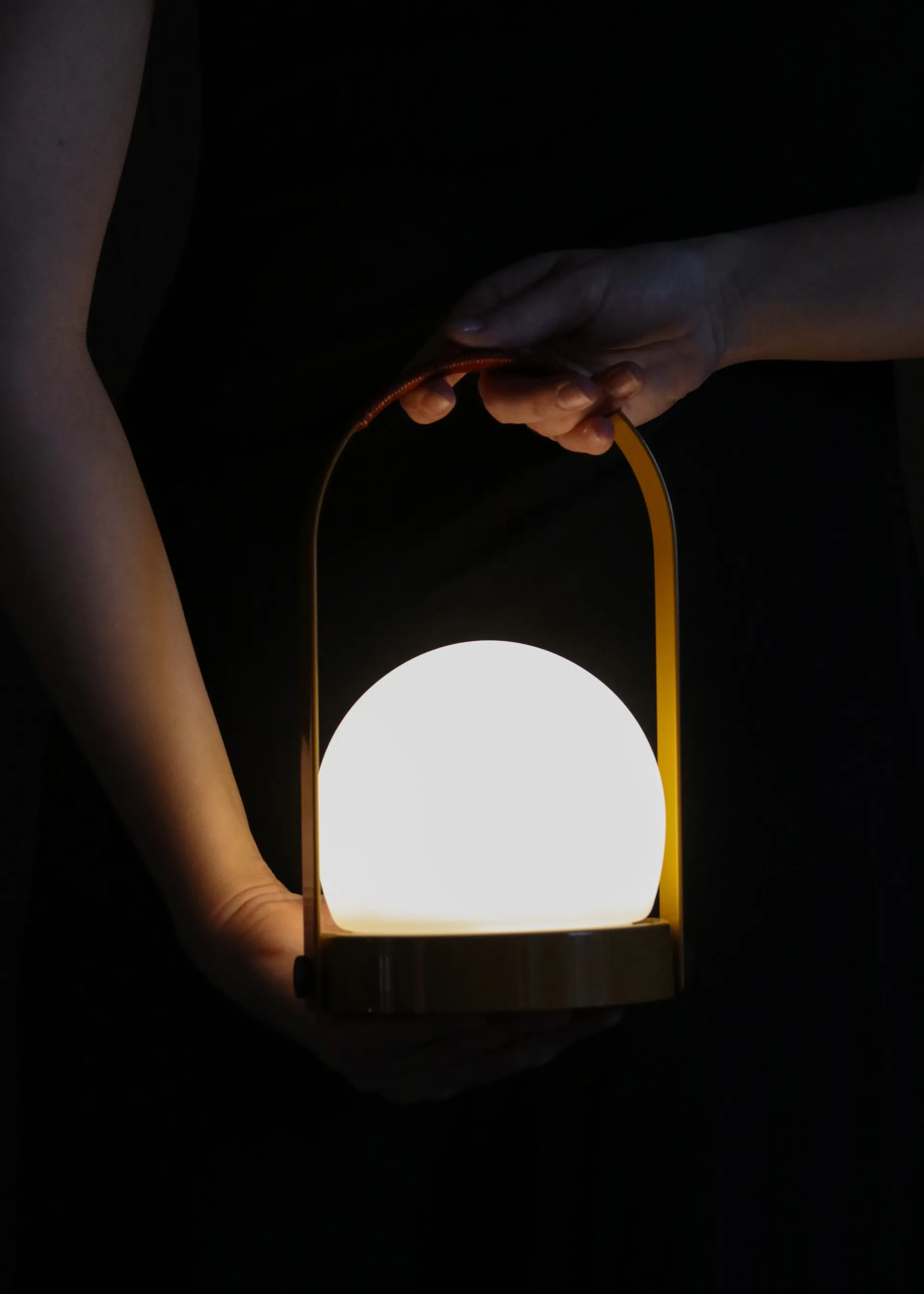 Carrie draagbare tafellamp, Golden brown Audo Copenhagen