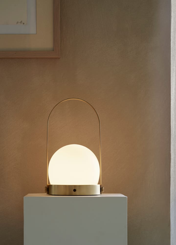 Carrie portable tafellamp, geborsteld messing Audo Copenhagen
