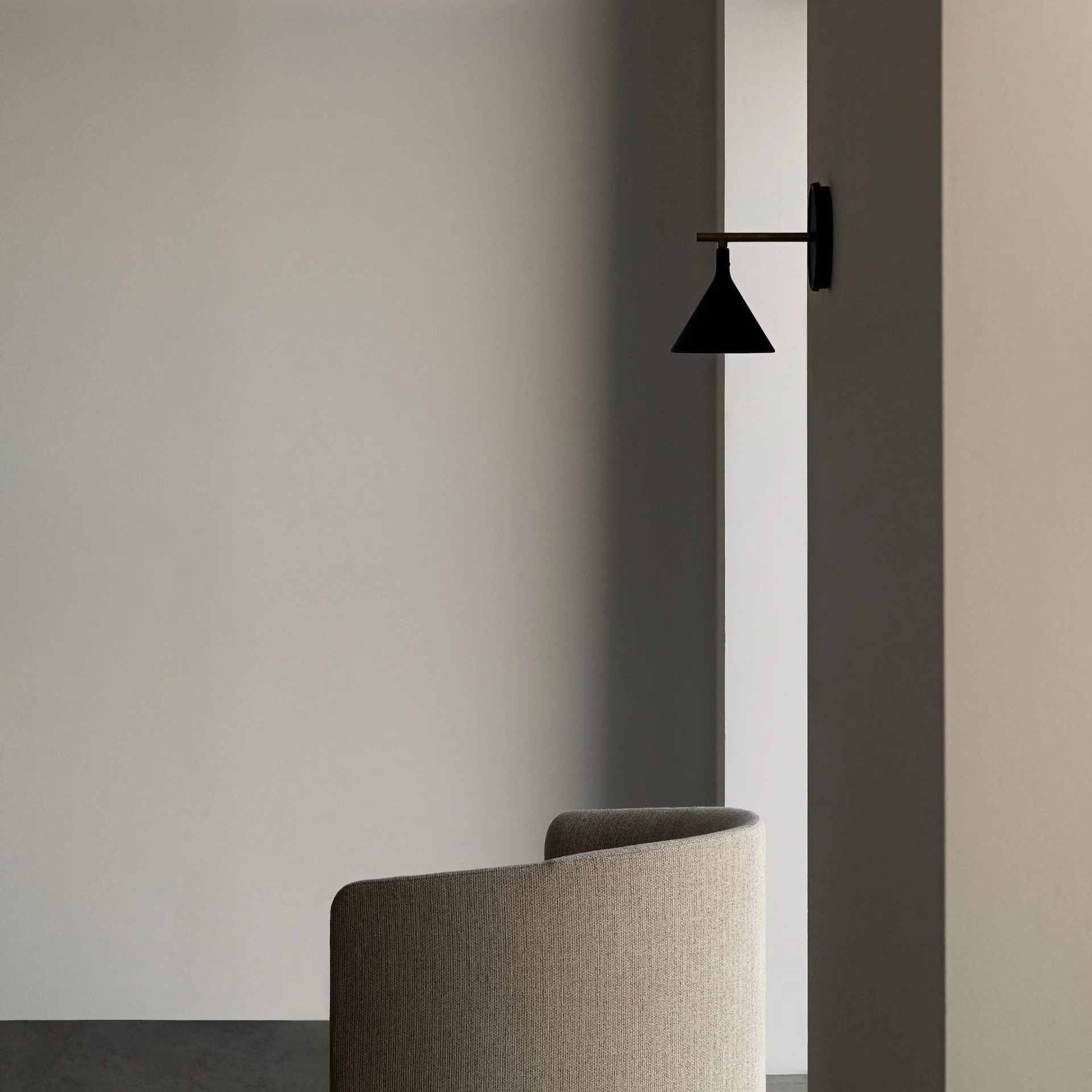 Cast Sconce wandlamp, Zwart Audo Copenhagen