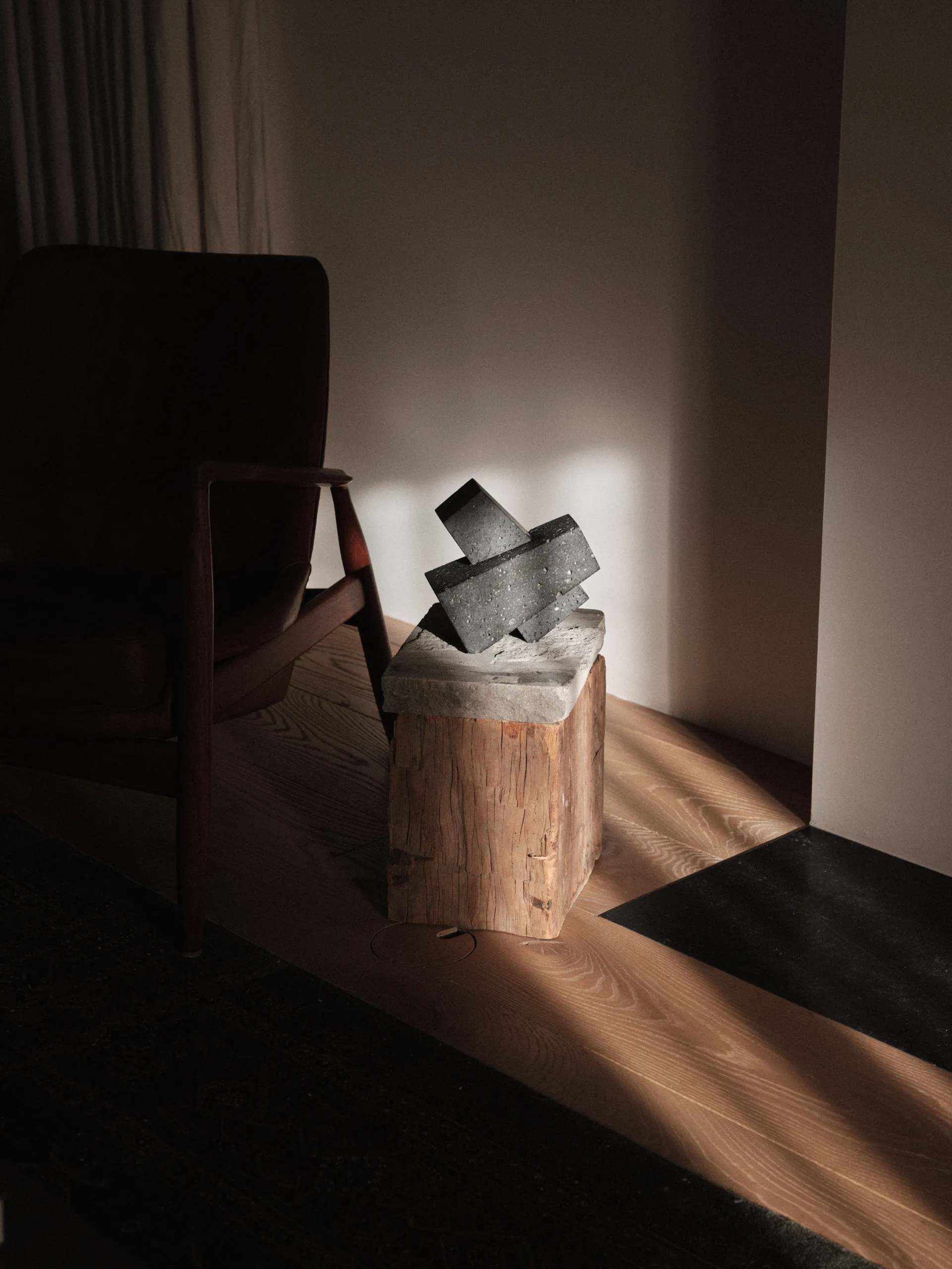 Converge boekensteun, Lava stone Audo Copenhagen