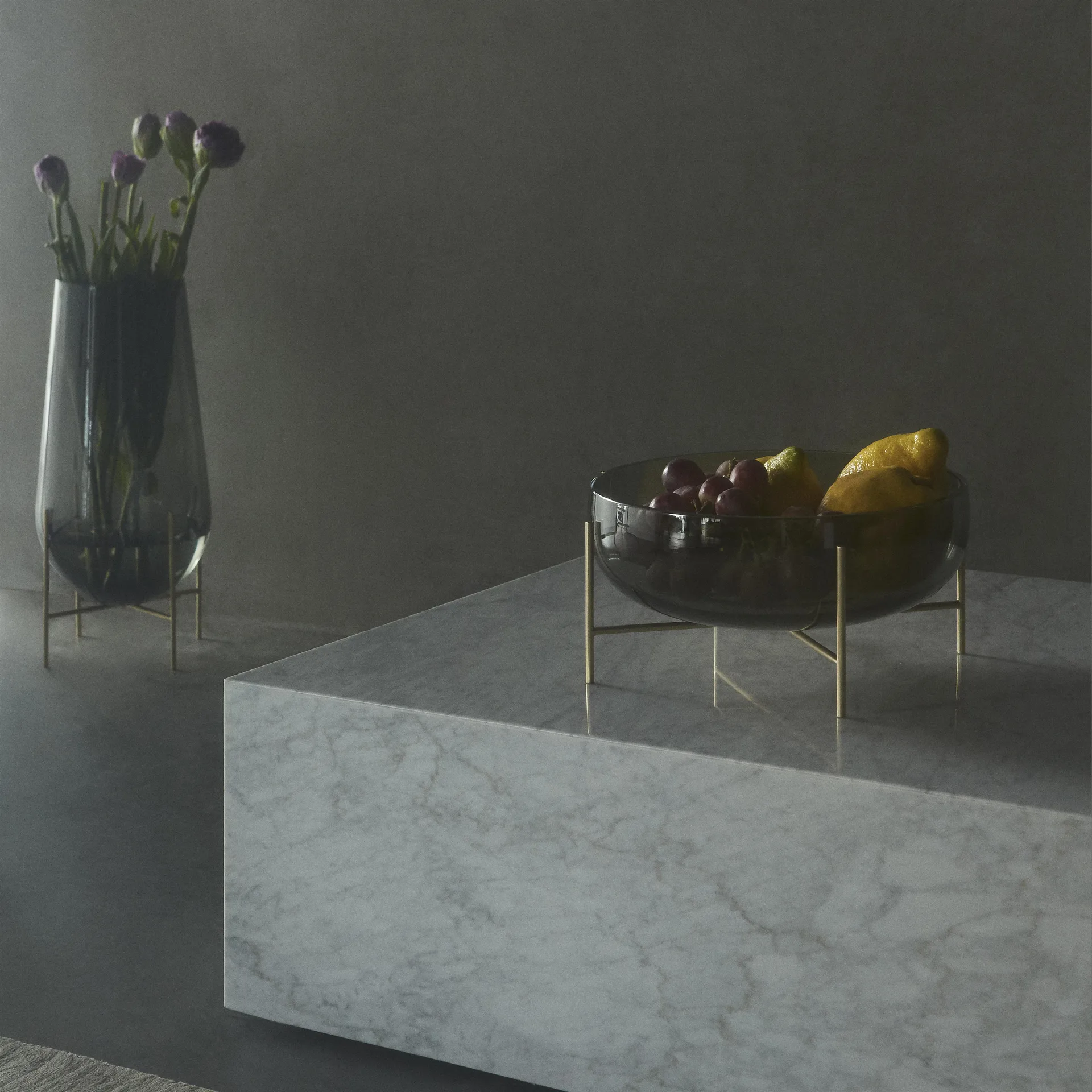 Échasse schaal, rookkleurig glas Audo Copenhagen