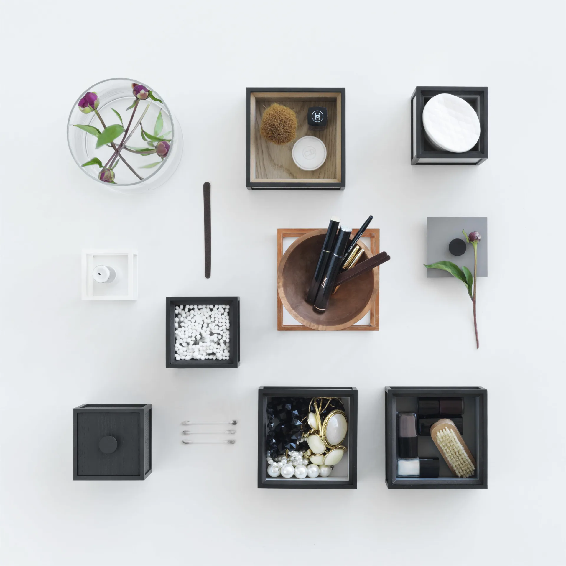 Frame 10 box met deksel, zwart gebeitst essen Audo Copenhagen