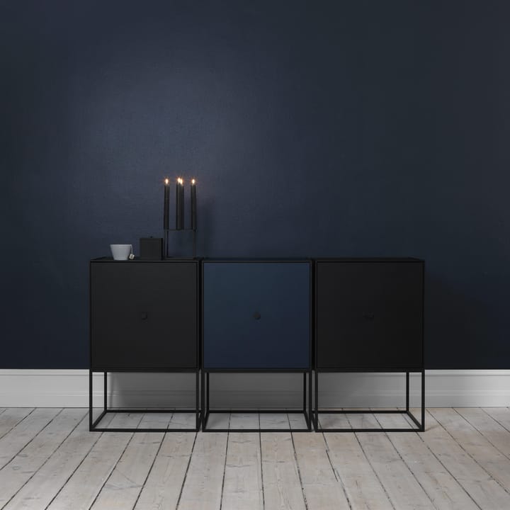 Frame 49 kubus met deur, zwart gebeitst essen Audo Copenhagen