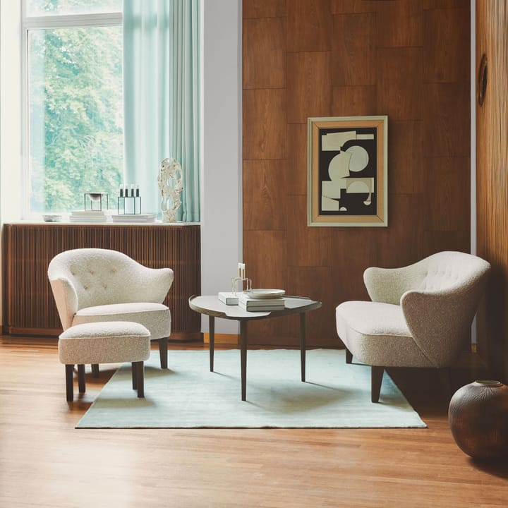 Ingeborg 2,5-zits bank, Sahcozero beige-poten gerookt eikenhout Audo Copenhagen
